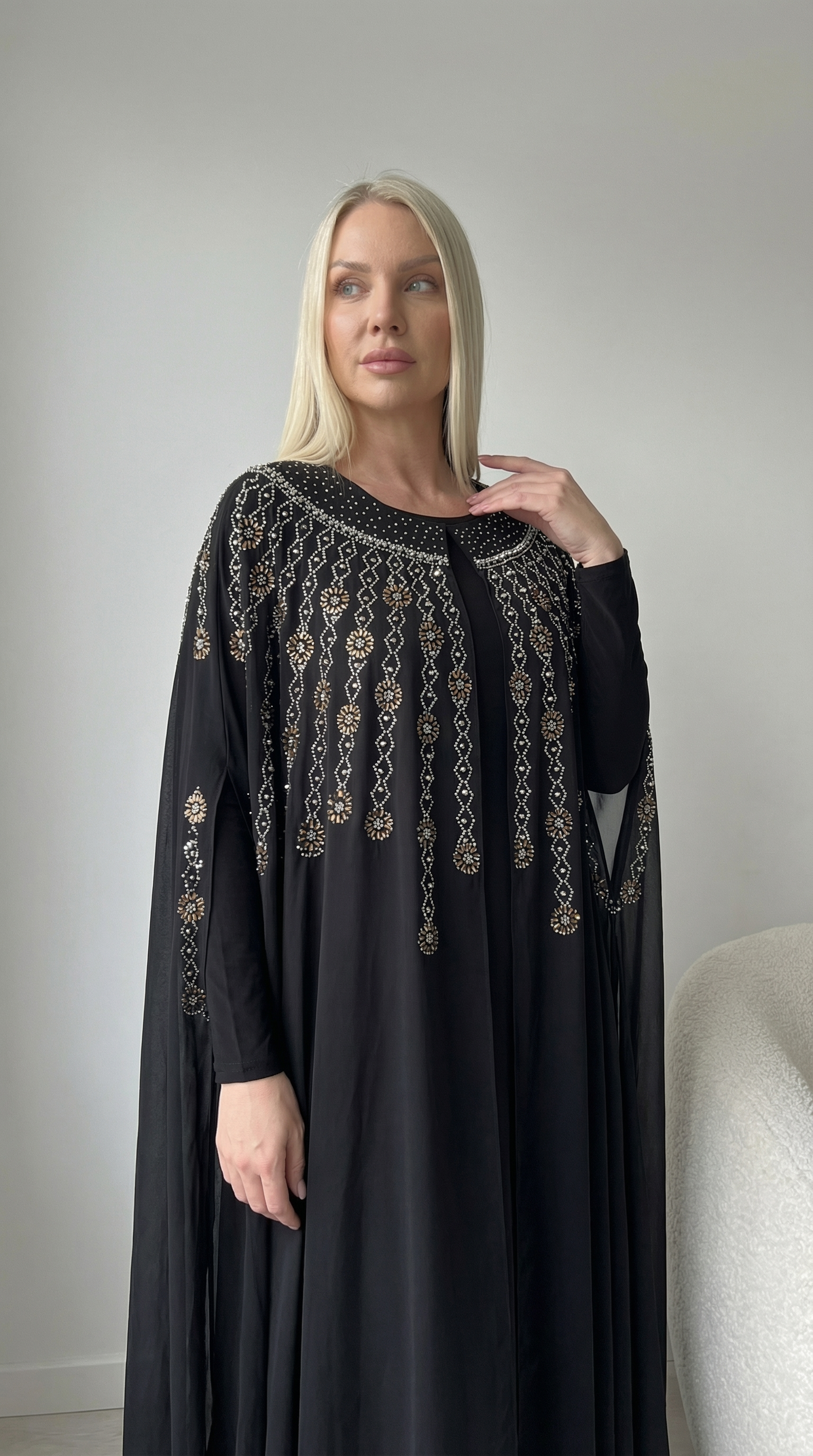 Şifon Altın Nakış İşlemeli Siyah Abaya Elbise Ferace