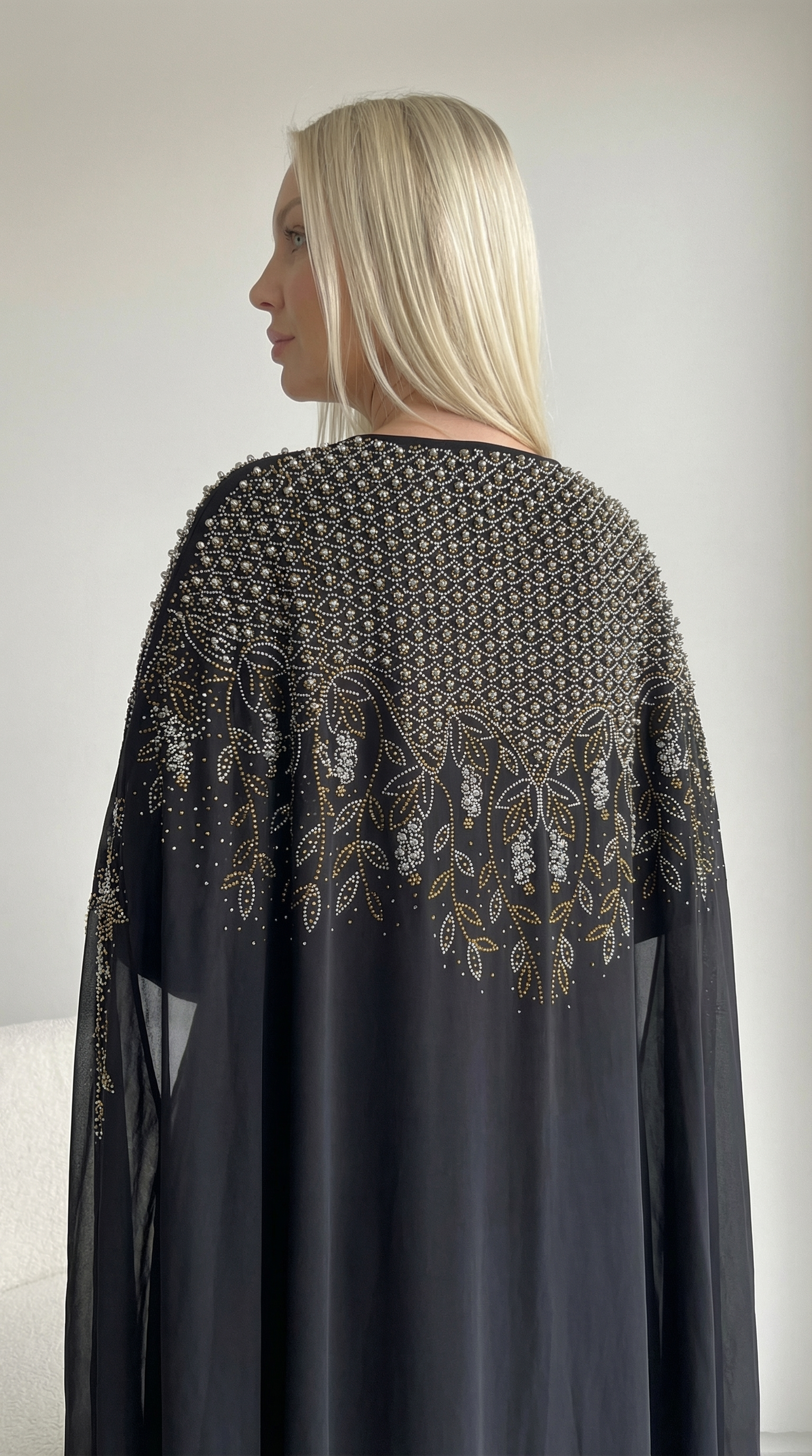 Siyah Şifon İnci Ve Altın İşlemeli Abaya Elbise