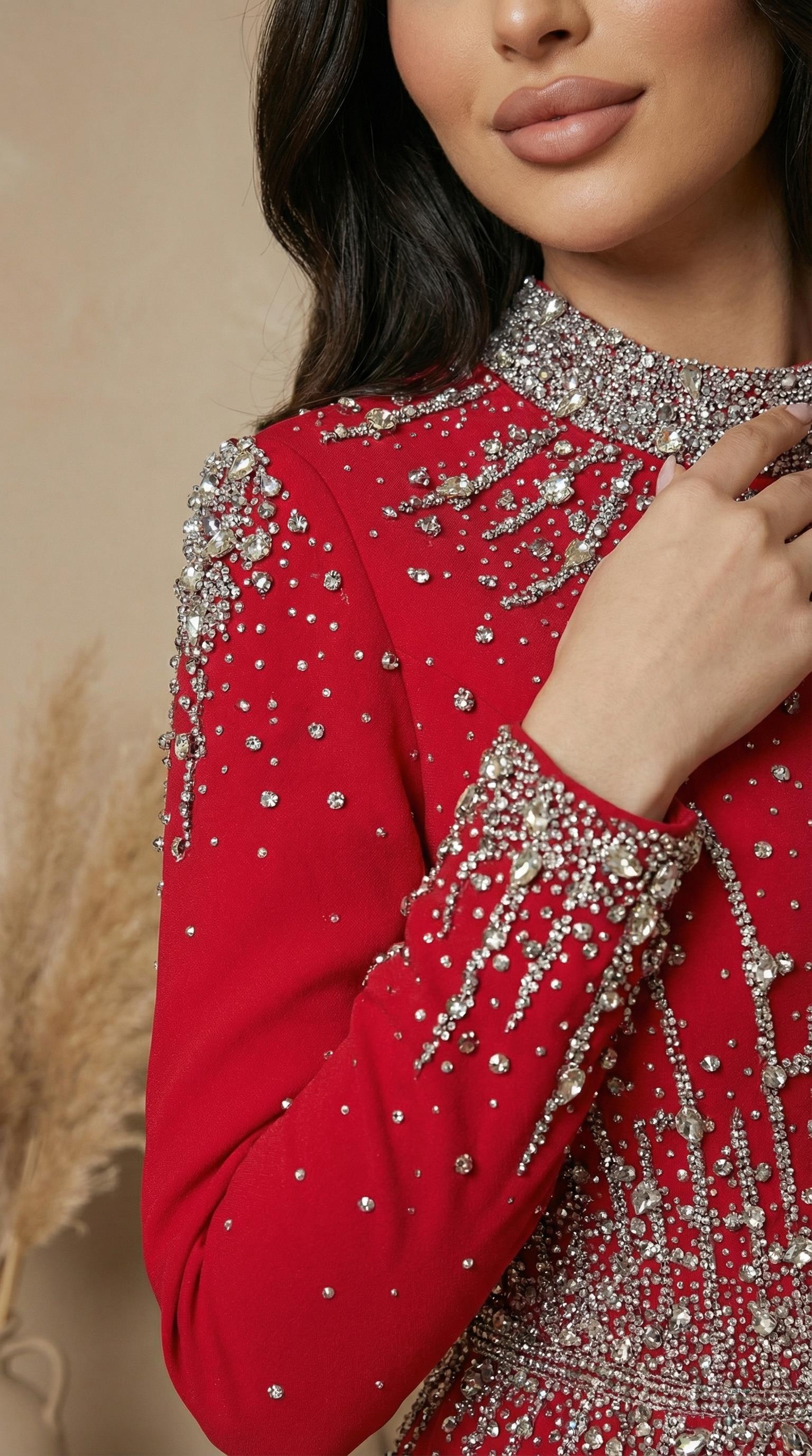 Kırmızı Kristal Boncuk İşlemeli Uzun Kol Abiye Elbise