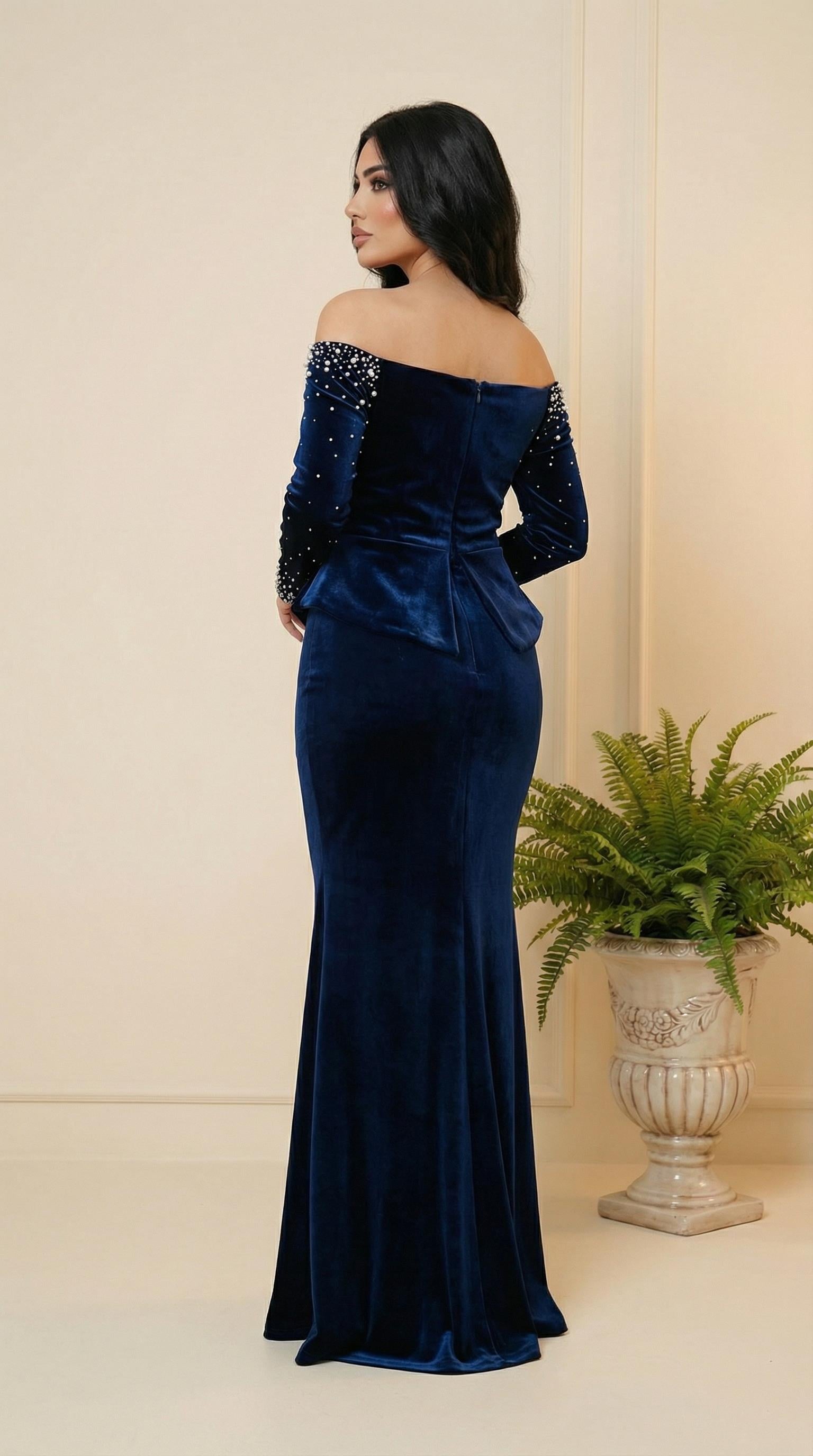 Lacivert İnci Nakışlı Uzun Kol Kadife Balık Form Abiye