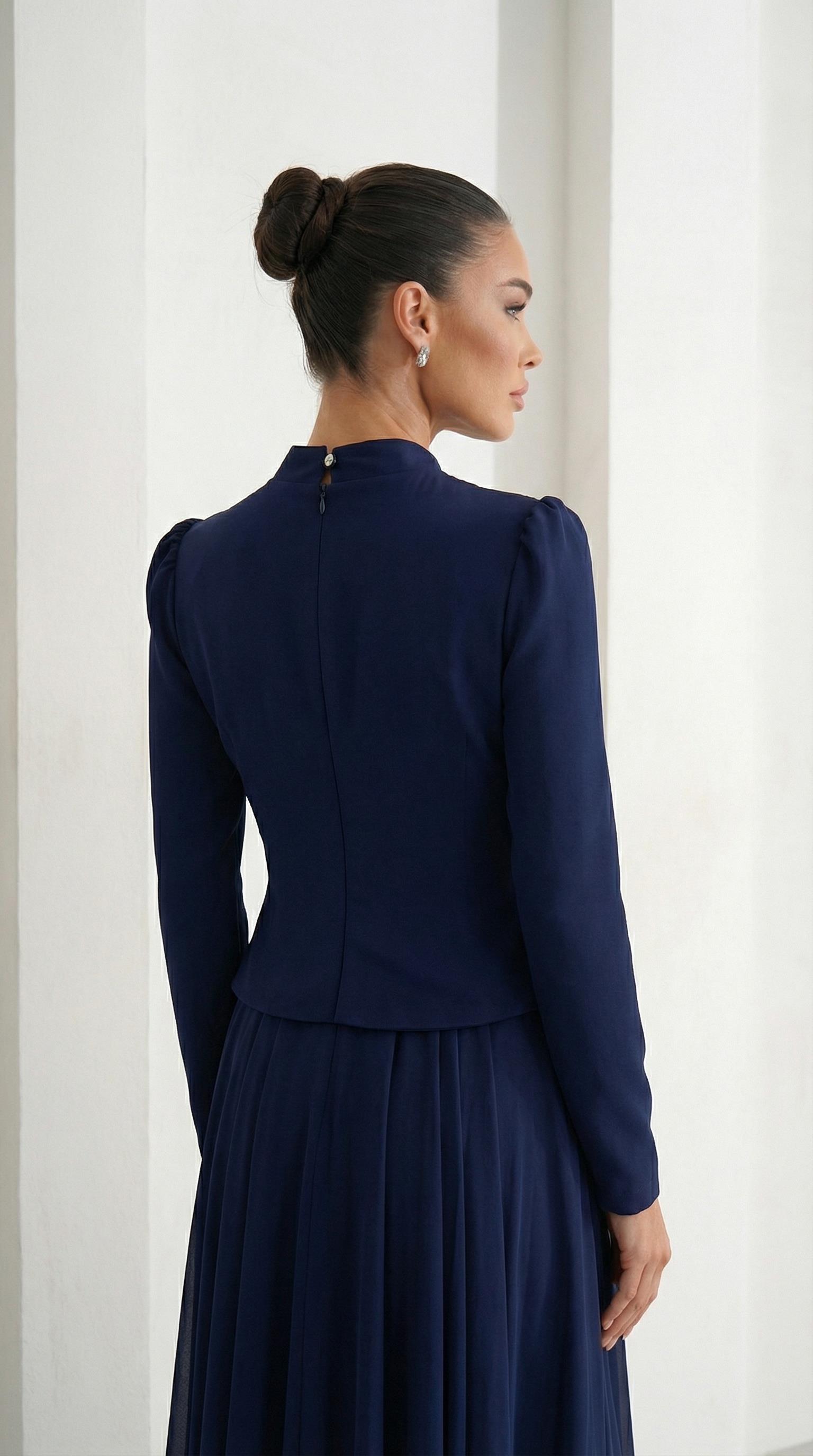 Önü Şık Taş İşlemeli Lacivert Tesettür Uzun Abiye Elbise