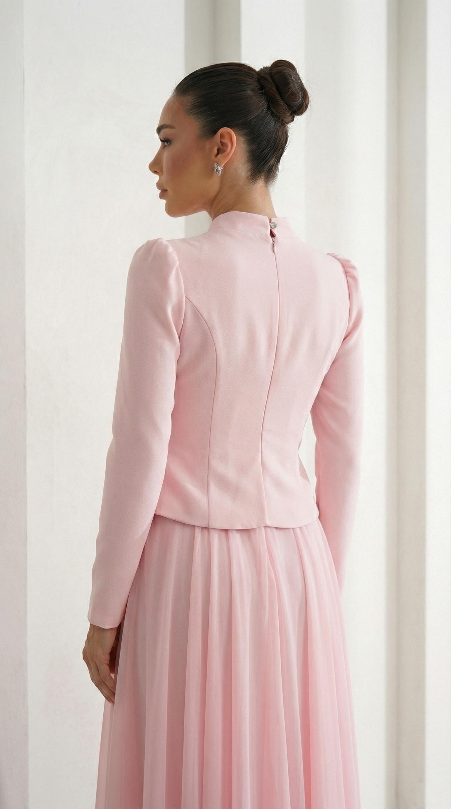 Önü Şık Taş İşlemeli Pembe Tesettür Uzun Abiye Elbise