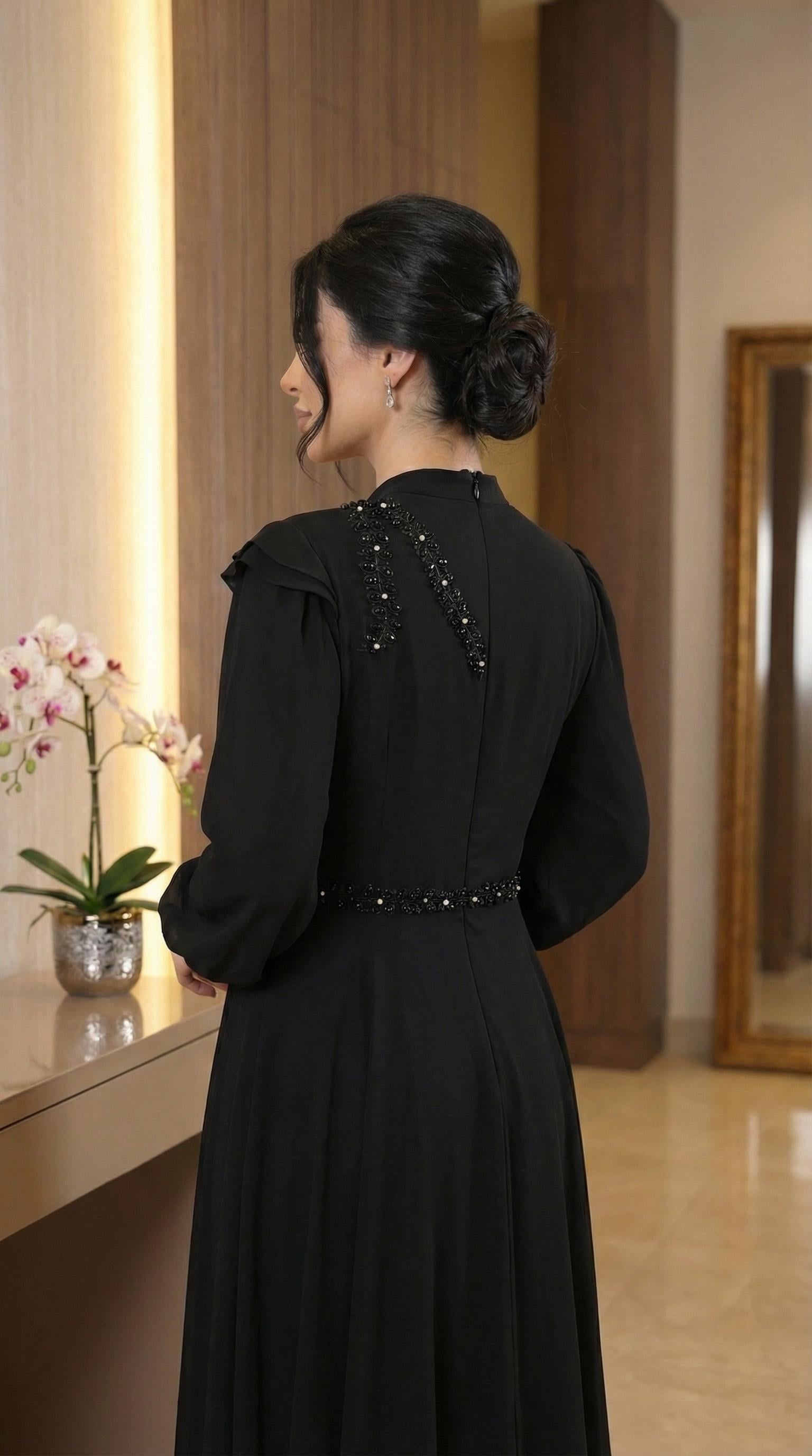 Tam Boy Taş İşlemeli Siyah Uzun Elbise