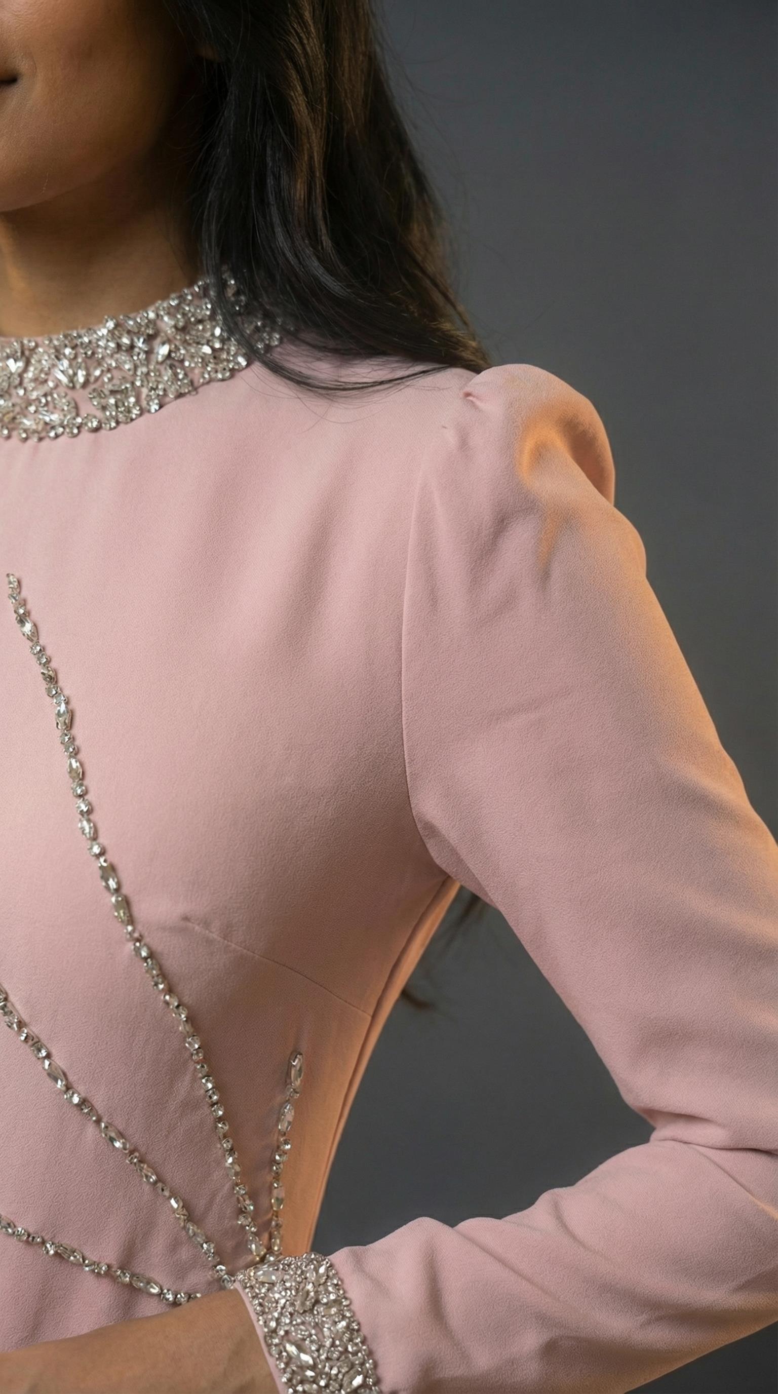 Zarif Taş İşleme Detaylı Tesettür Pudra Uzun Elbise