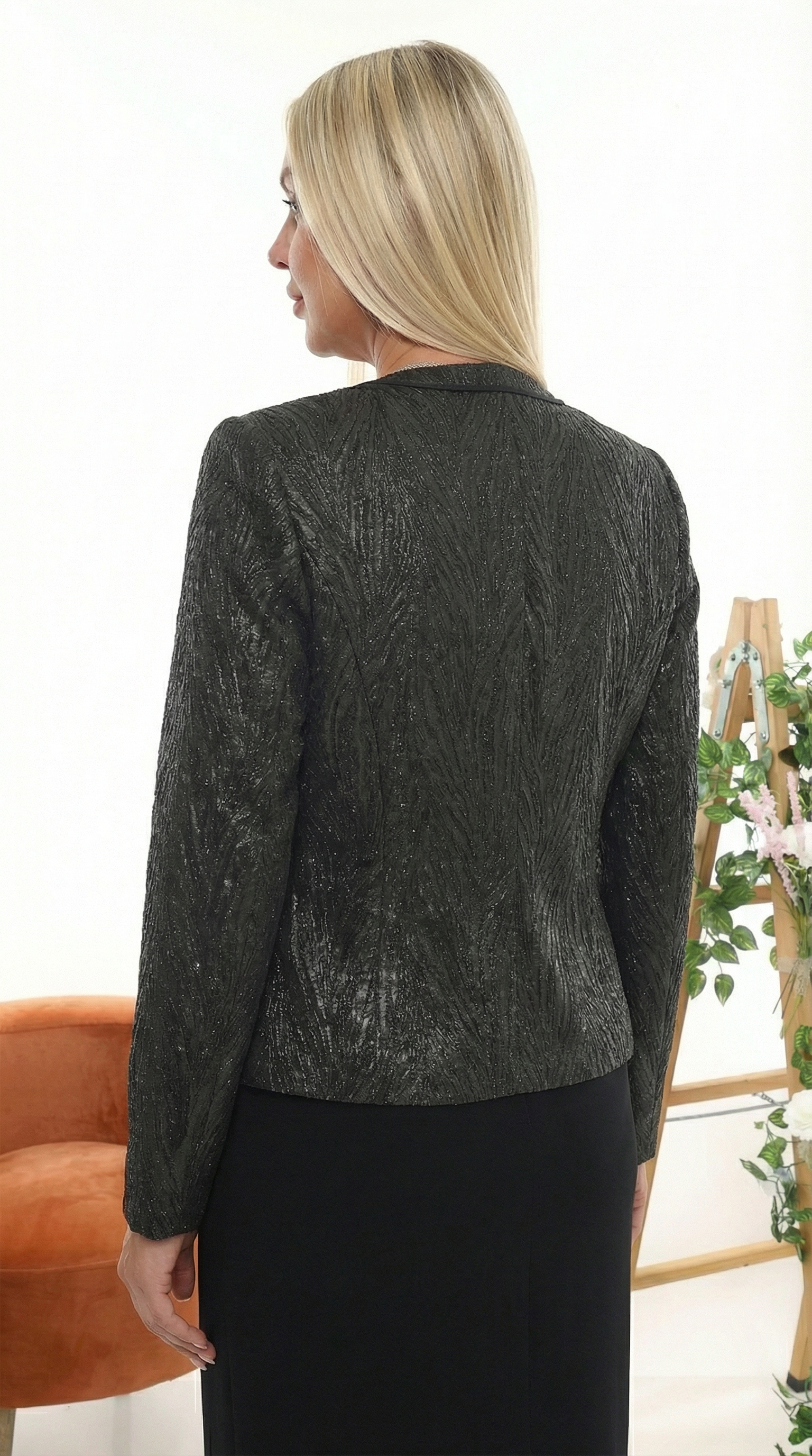 Ceketi Şık Jakar Dokumalı Siyah Kısa Etekli Üçlü Takım