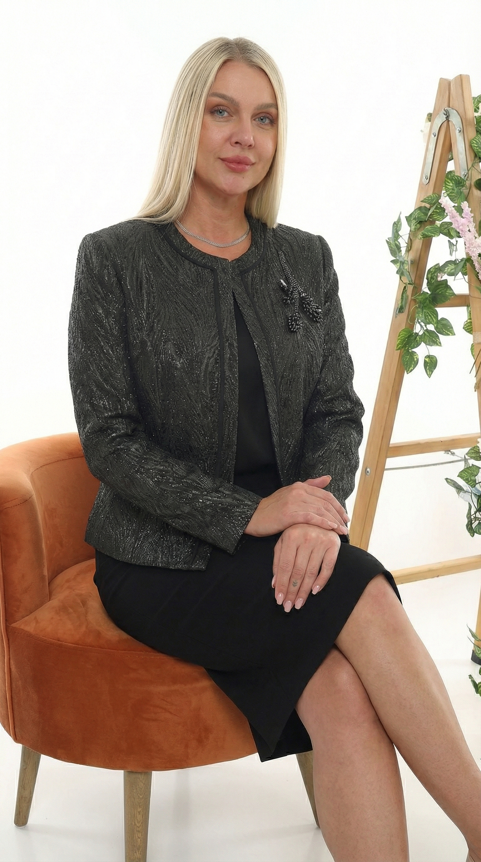 Ceketi Şık Jakar Dokumalı Siyah Kısa Etekli Üçlü Takım