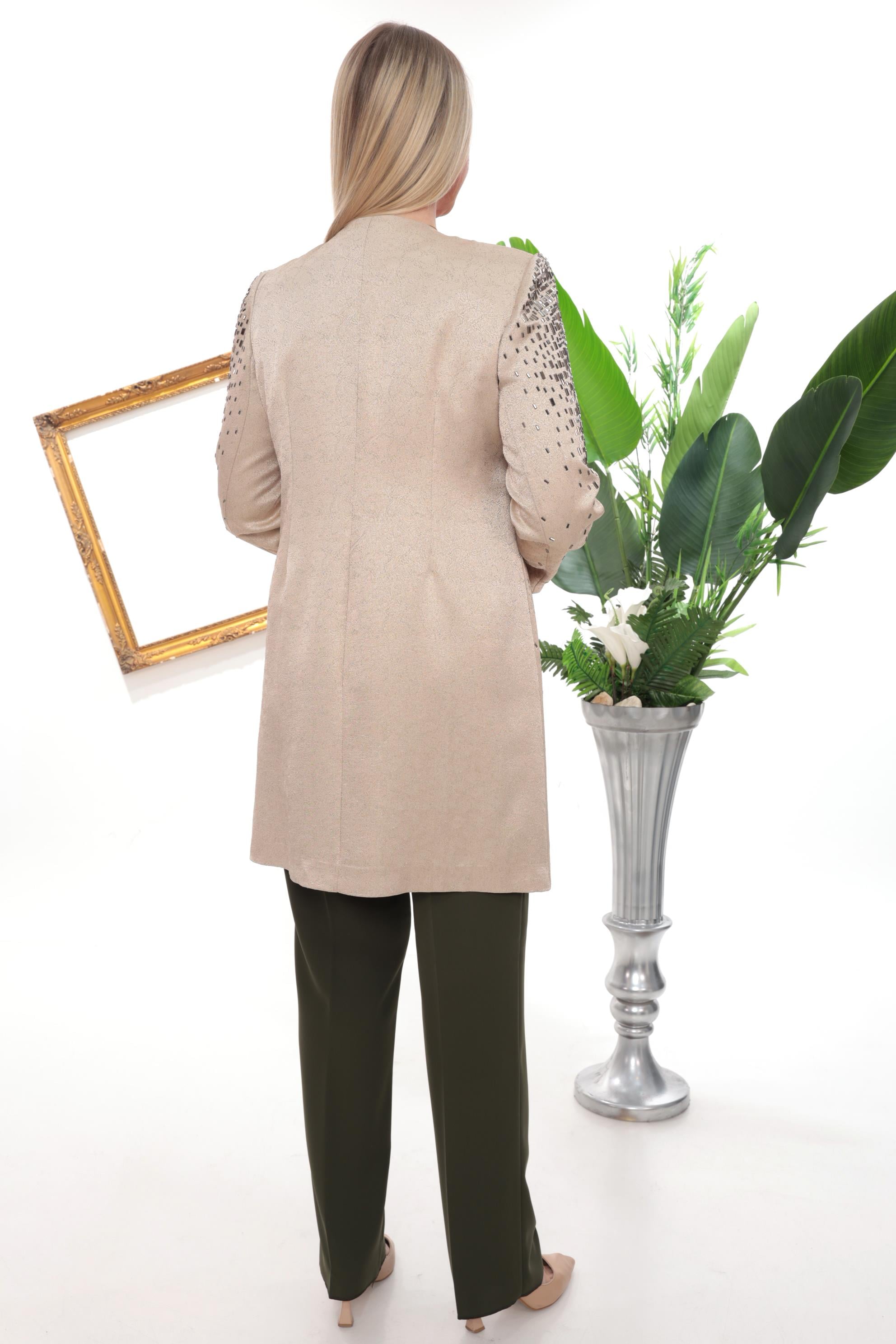 Ceket Önü ve Omuzu Taşlı Haki Üçlü Pantolonlu Takım