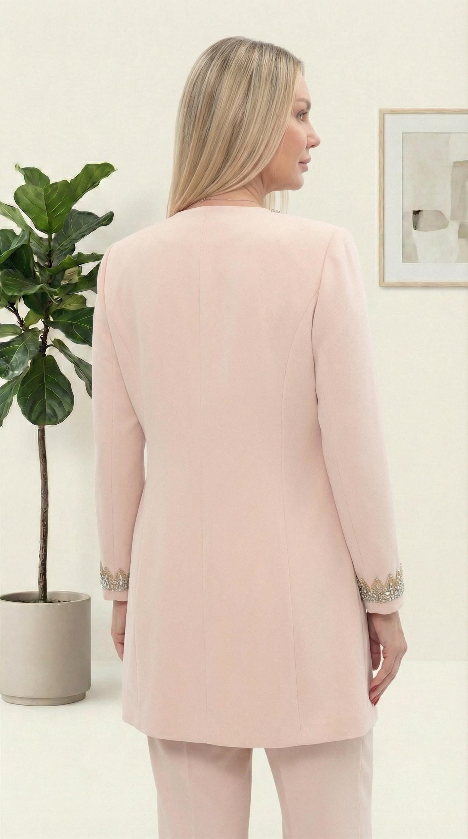 Ceket Önü Zarif Taş İşlemeli Pudra Üçlü Pantolonlu Takım