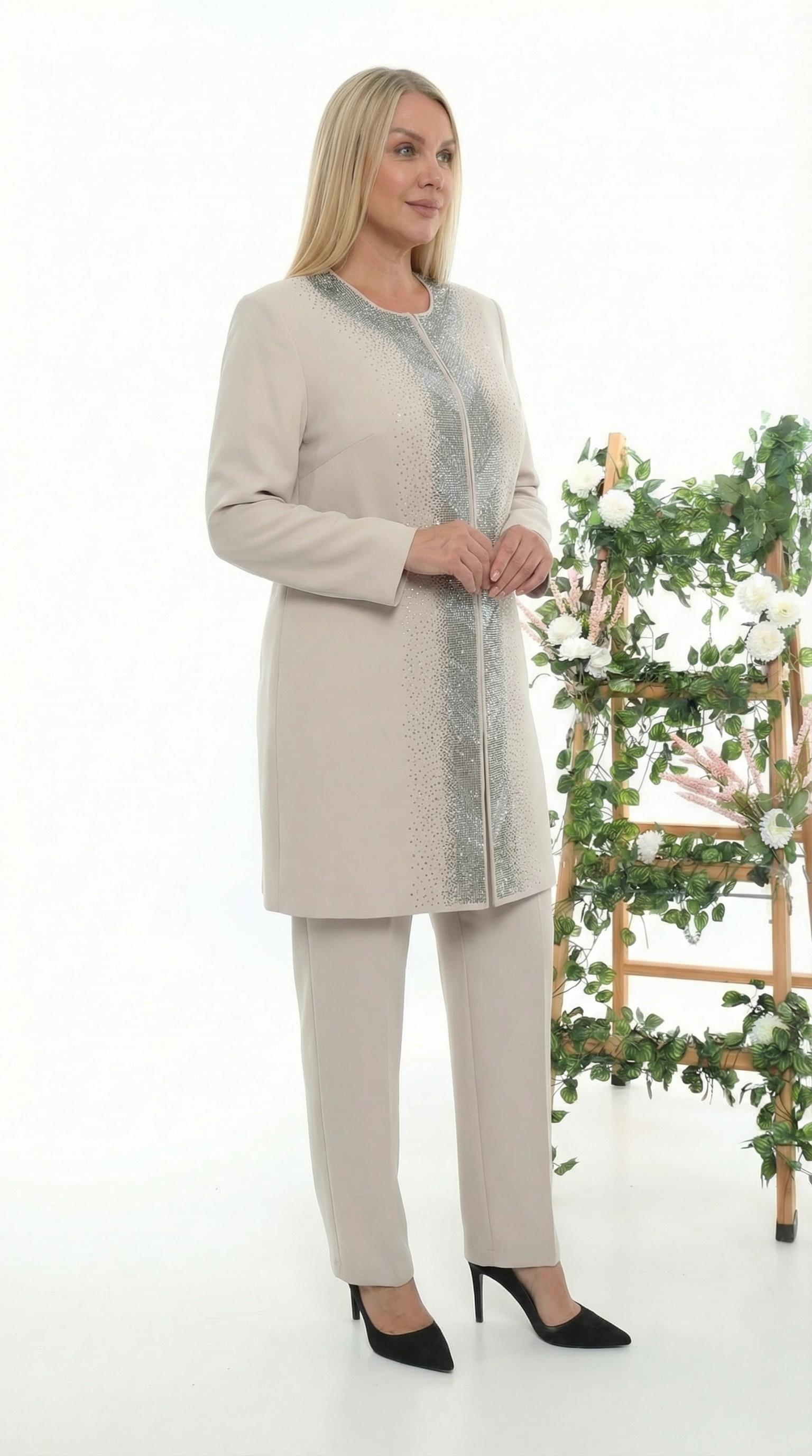 Taş İşlemeli Astarlı Bej Üçlü Pantolonlu Takım