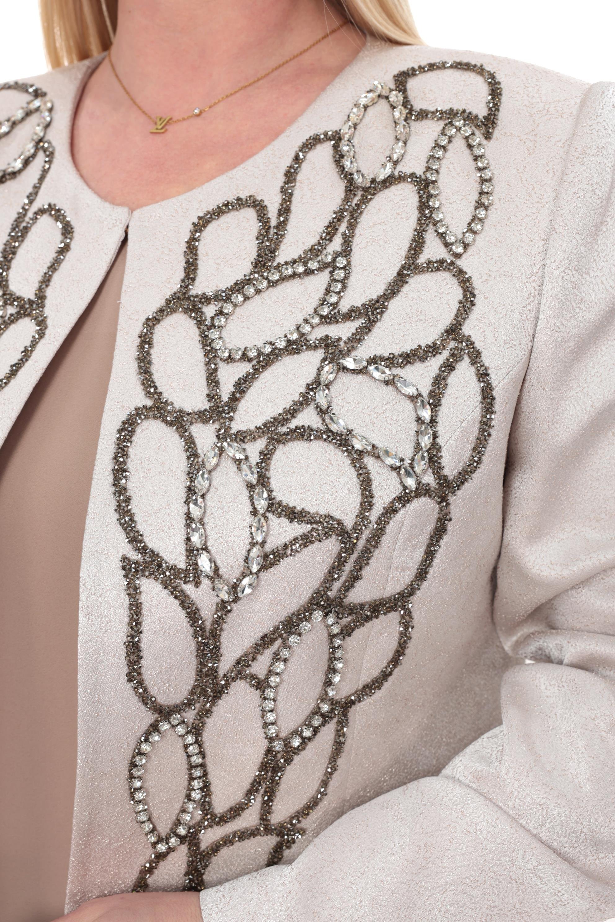 Ceket Önü Geometrik Taş Detaylı Bej Uzun Etekli Üçlü Takım