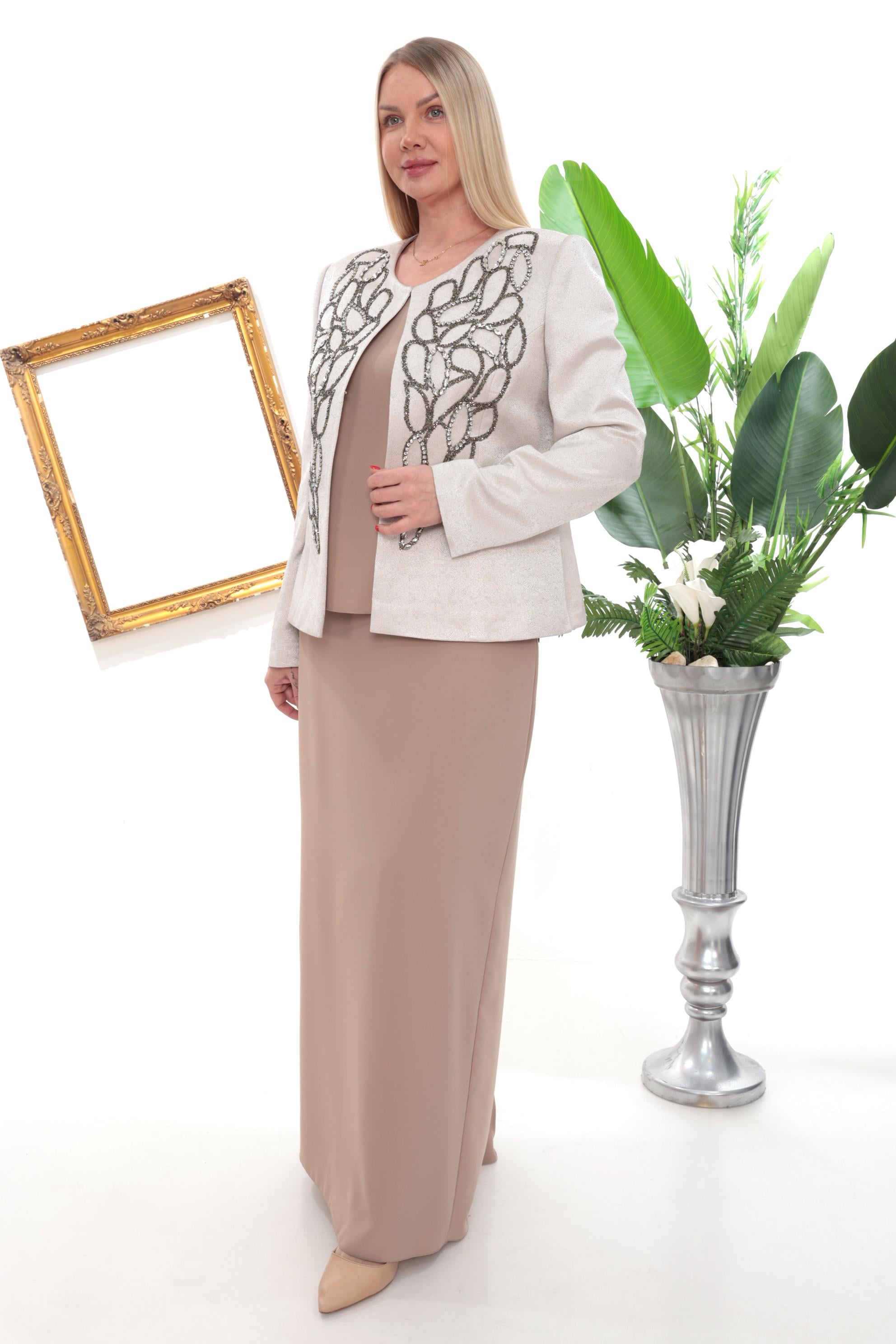 Ceket Önü Geometrik Taş Detaylı Bej Uzun Etekli Üçlü Takım