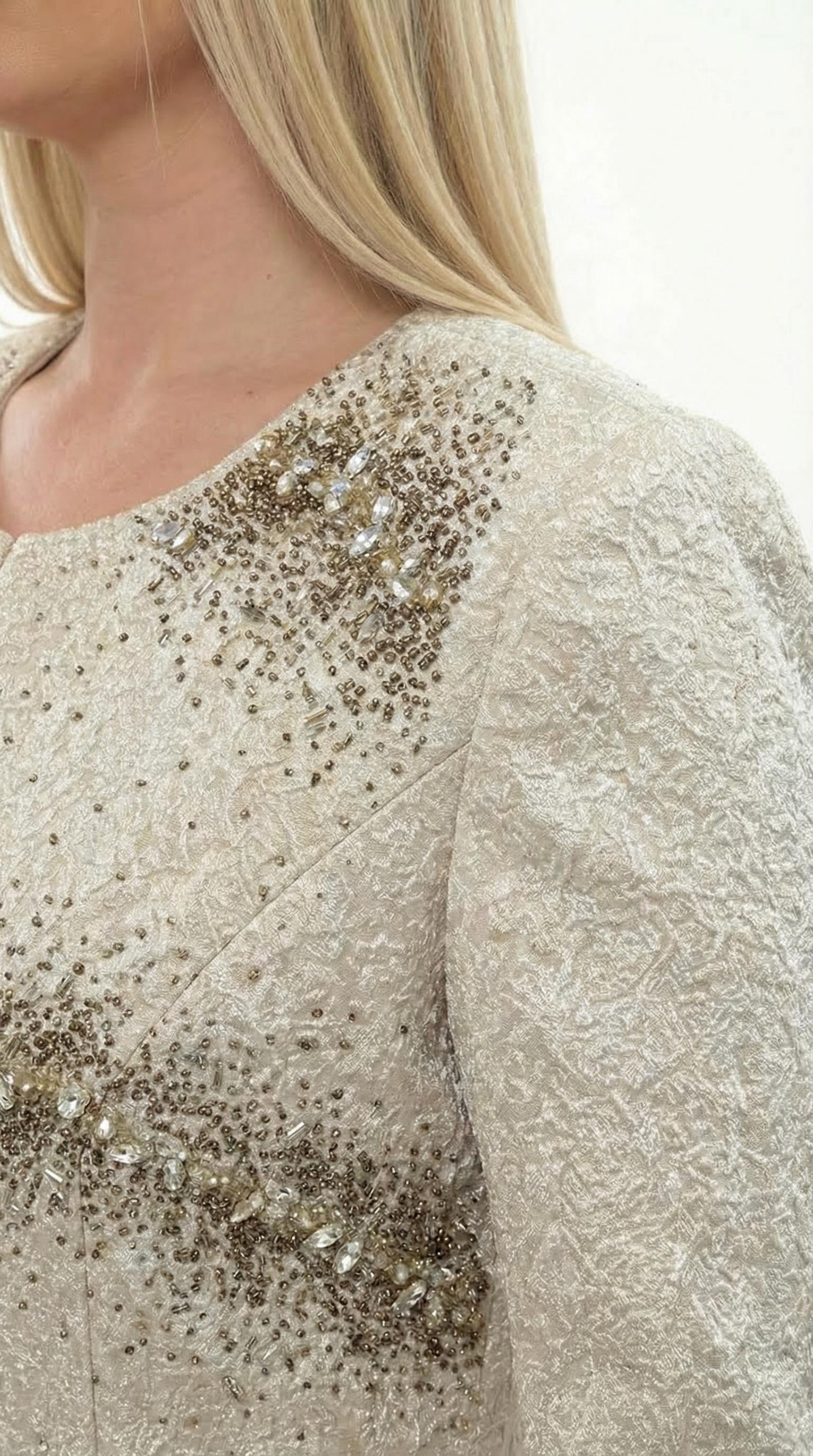 Ceketi Taş Detaylı Zarif Bej Uzun Etekli Üçlü Takım