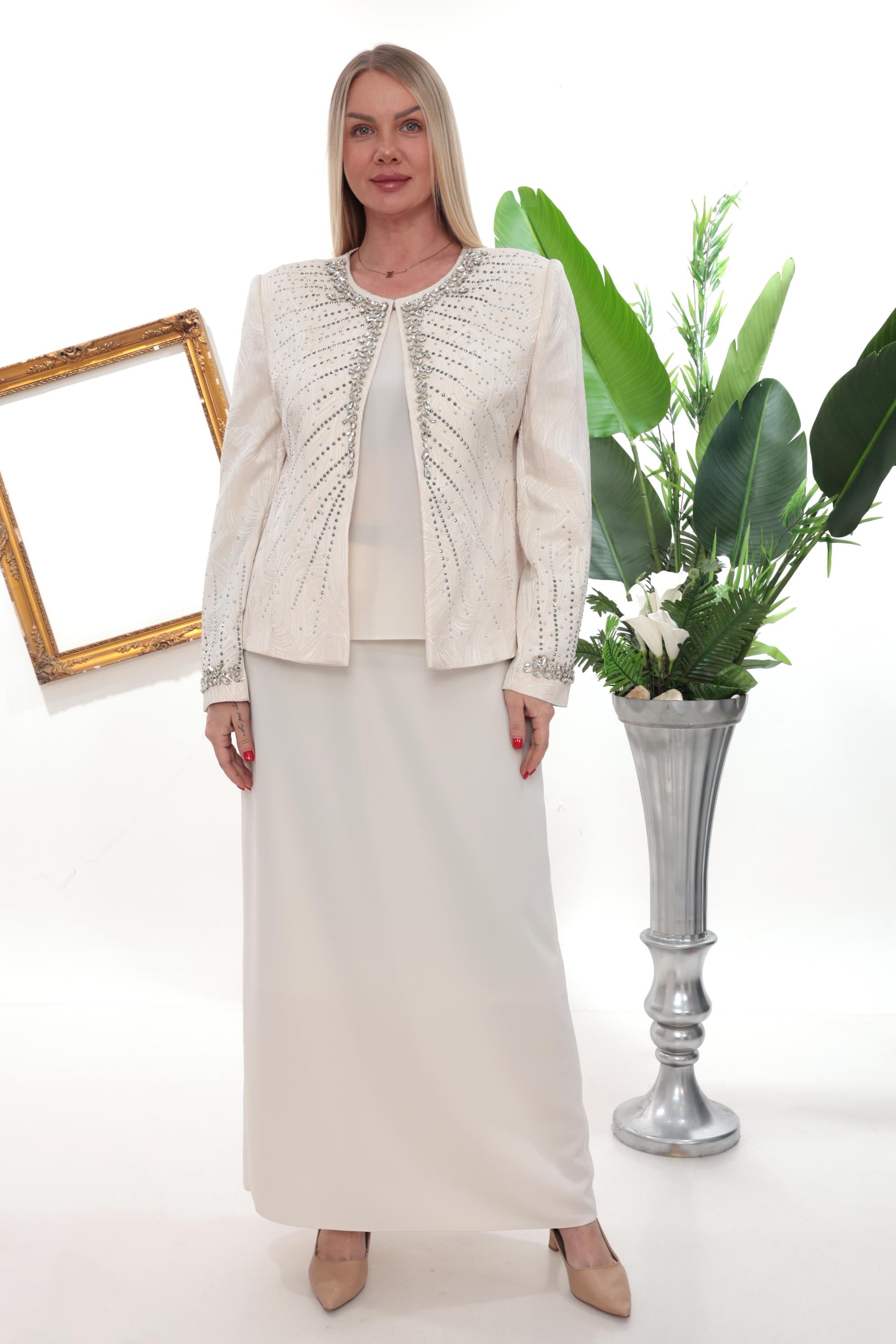 Ceketi Zarif Taş Detaylı Astarlı Ekru Uzun Etekli Üçlü Takım