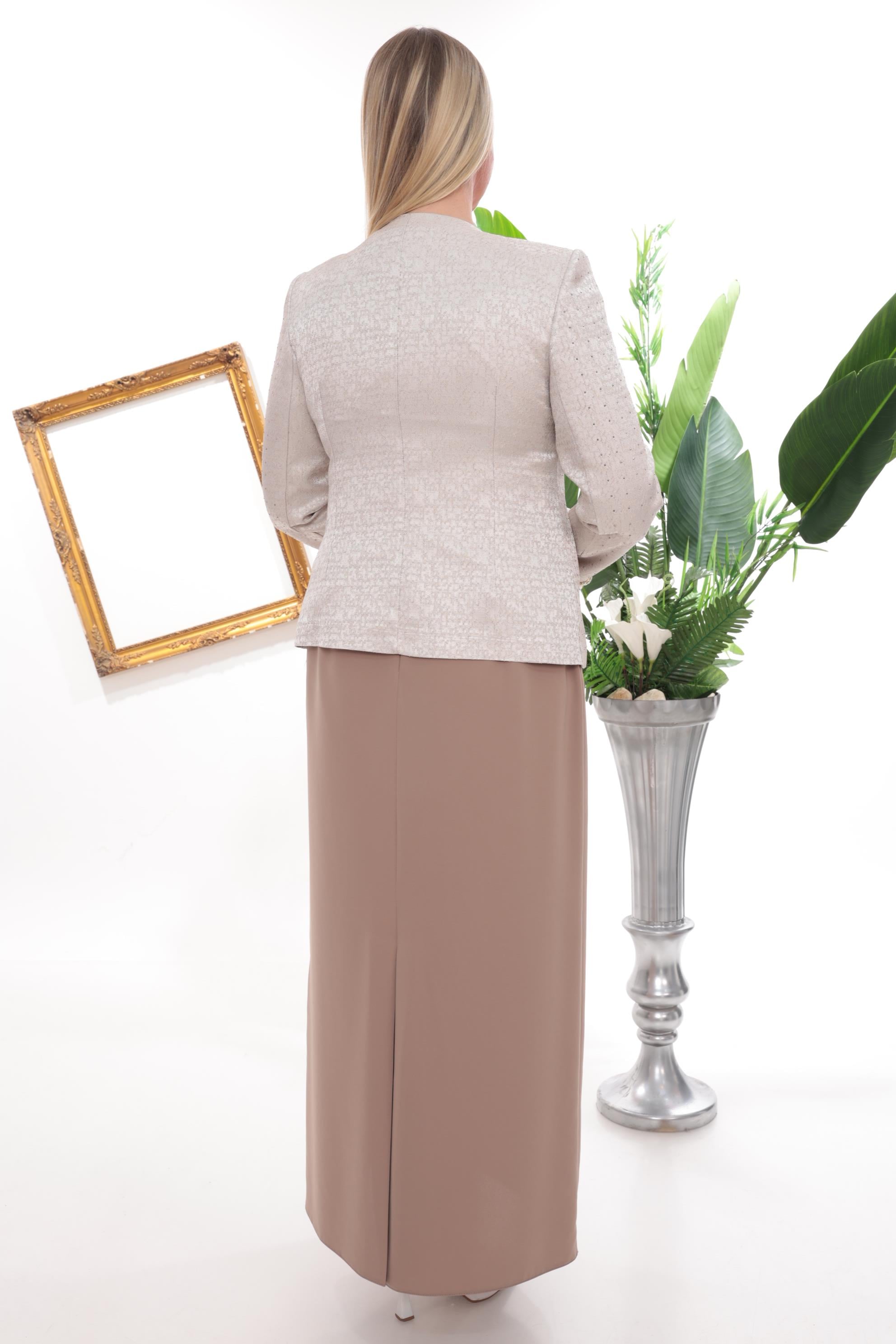 Önü Şık Taş İşlemeli Bej Uzun Etekli Üçlü Takım