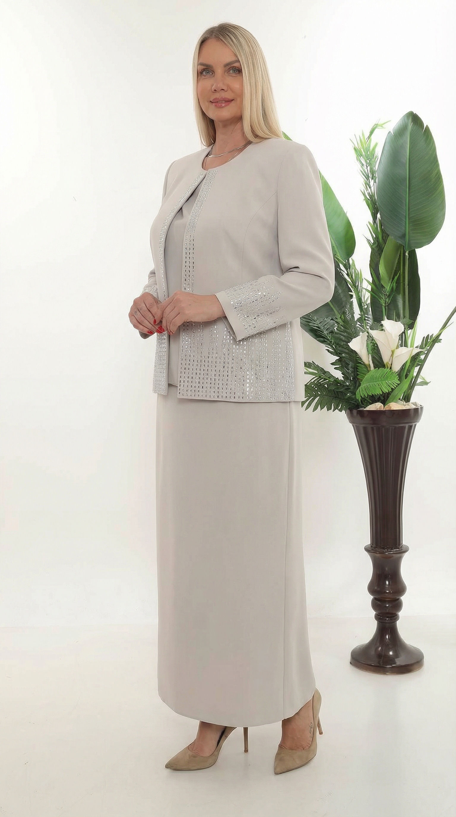 Önü ve Kolları Taş İşlemeli Açık Krem Uzun Etekli Üçlü Takım