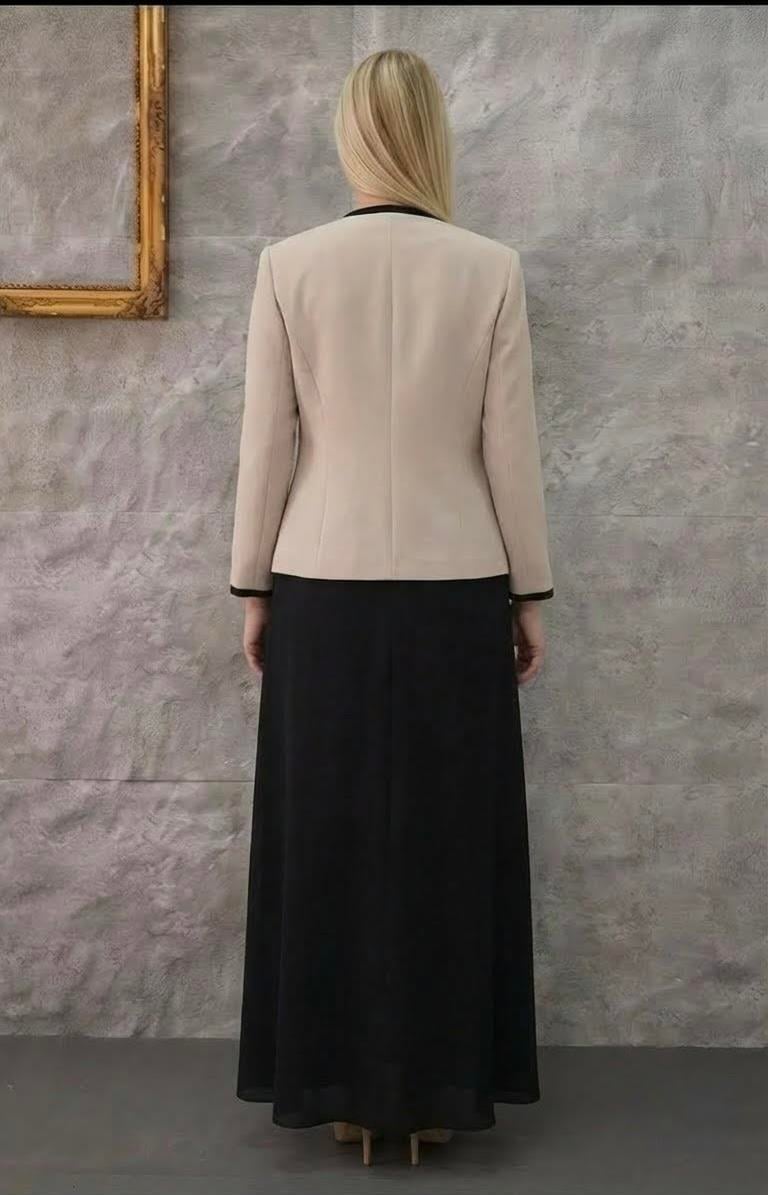 Sade Şık Çıkarılablir Çiçek Detaylı Bej Uzun Etekli Üçlü Takım 