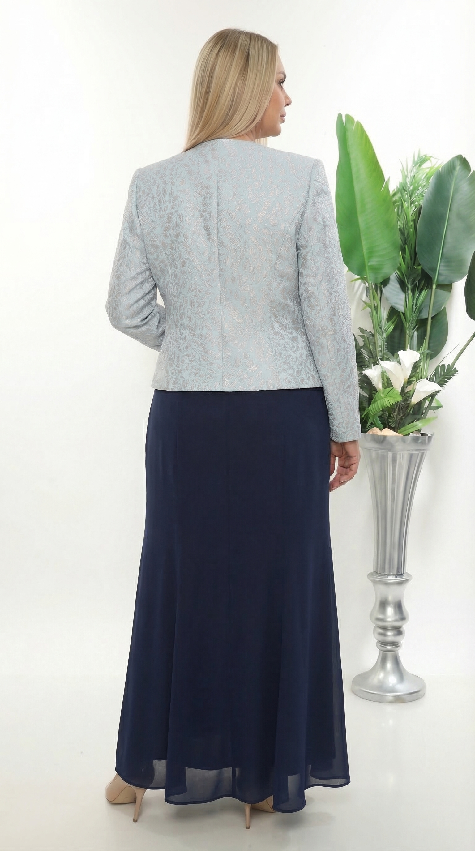 Şık Taş Detaylı Kapalı Yırtmaçlı Lacivert Uzun Etekli Üçlü Takım