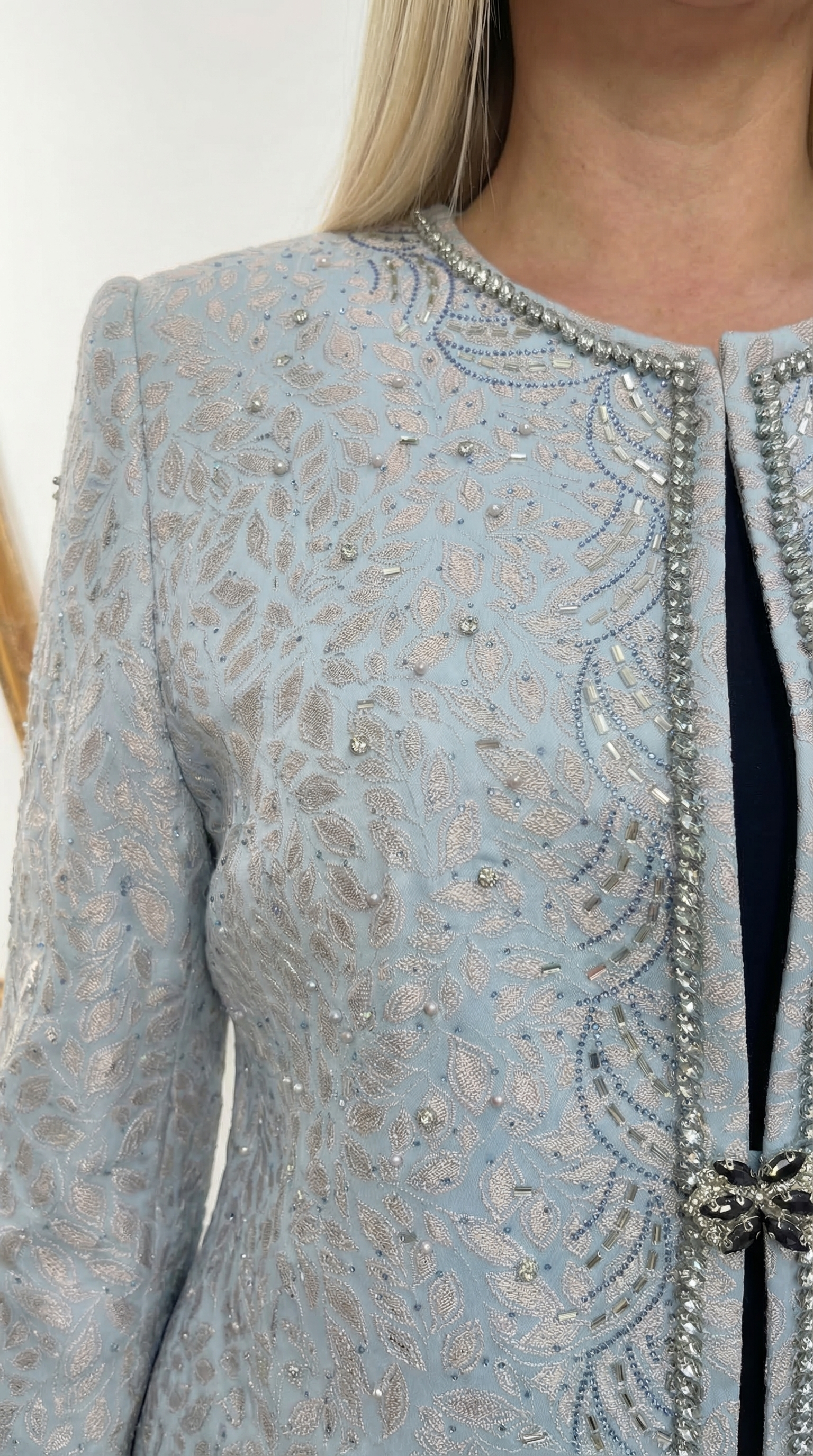 Şık Taş Detaylı Kapalı Yırtmaçlı Lacivert Uzun Etekli Üçlü Takım