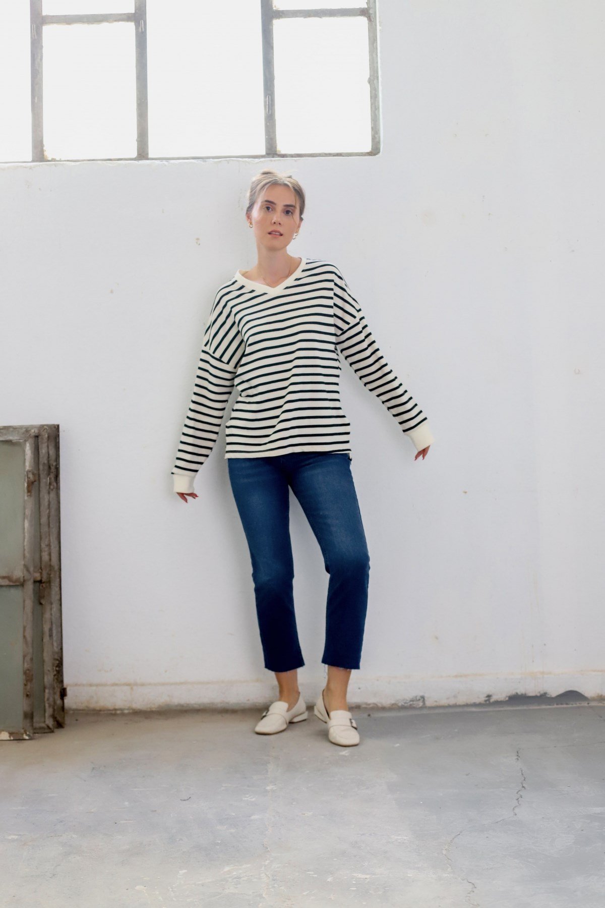 AURA-104 Kesik Paça Lacivert Yüksek Bel Boyfit Jean
