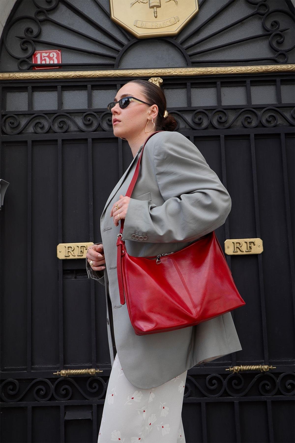Clementine Uzun Askı Detaylı Kırmızı Mat Çanta