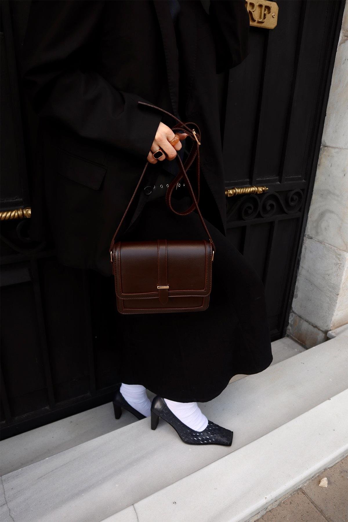 Lisa Uzun Askı Detaylı Acı Kahve Mat Çanta