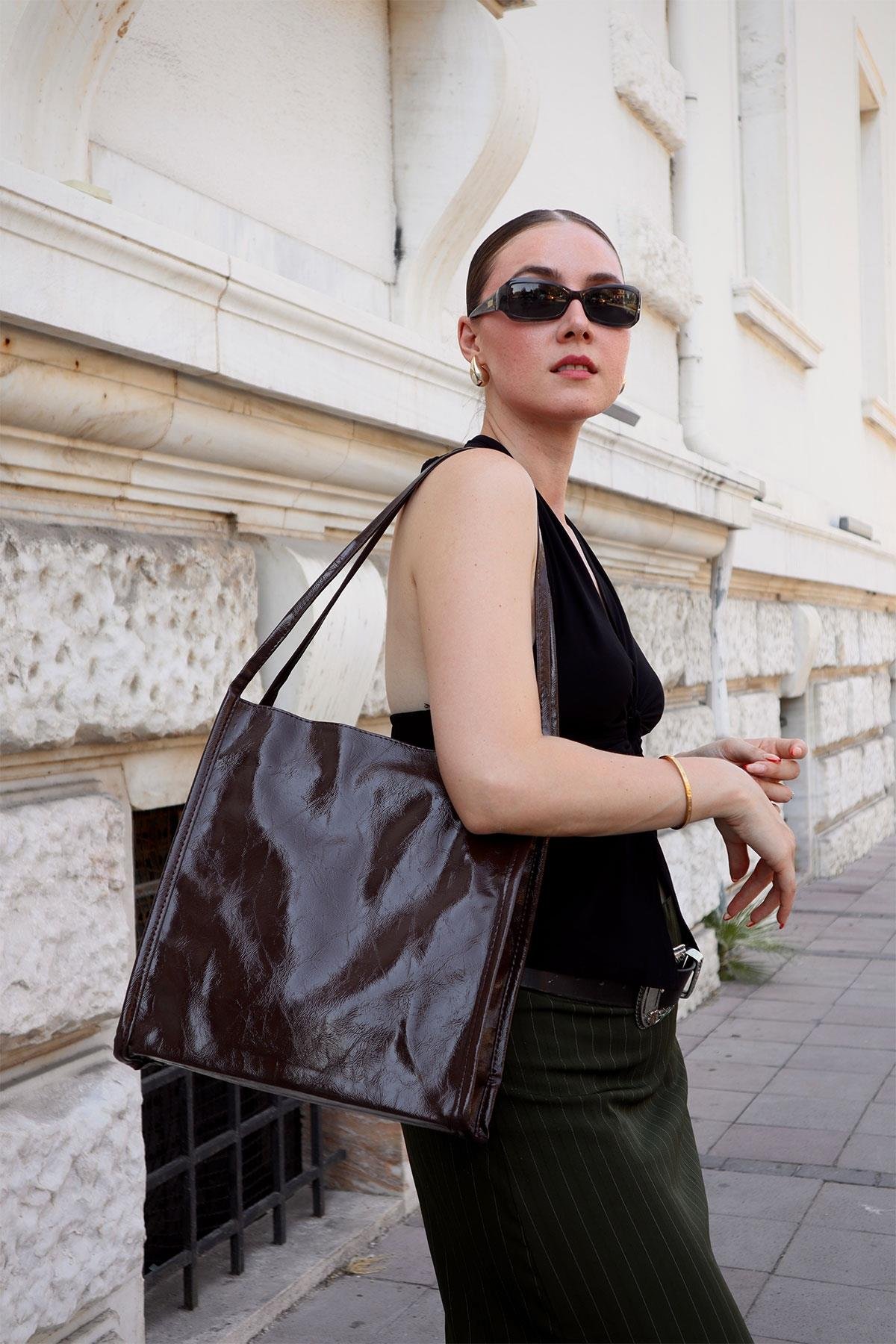 Penelope Çift Saplı Acı Kahve Dokulu Mat Çanta