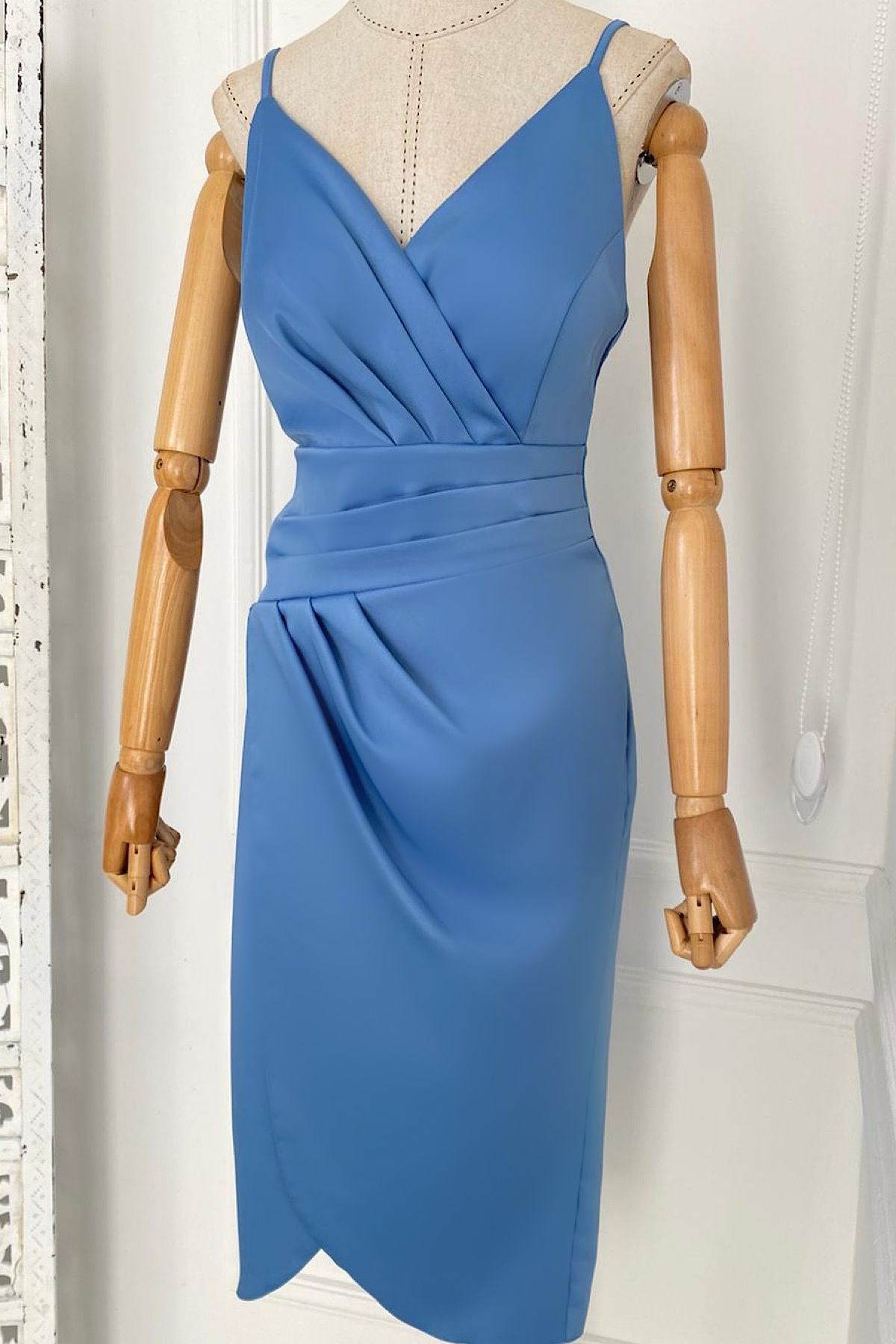 G0269 Drape Detaylı Askılı Saten Elbise Mavi