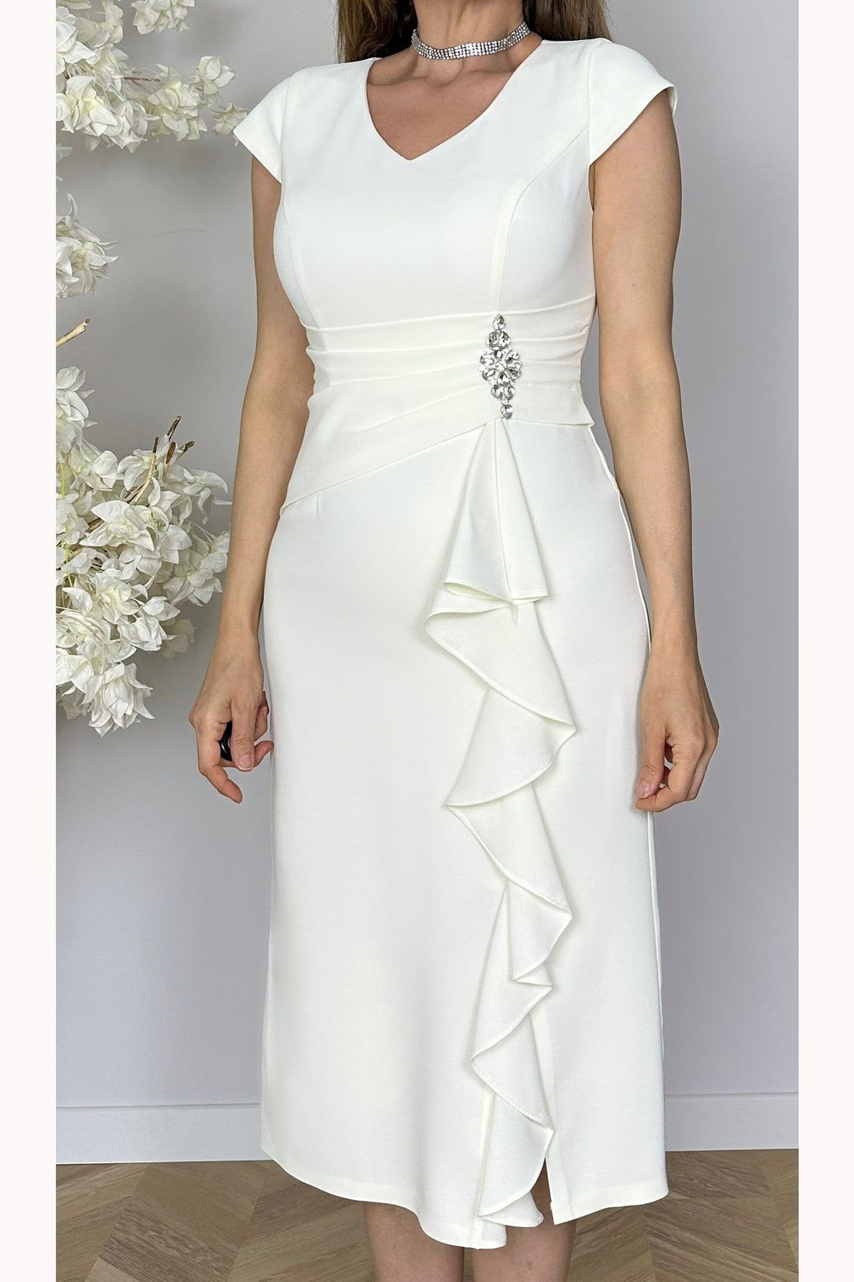 G1762 Drape ve Taş Detaylı Volanlı Abiye Elbise Beyaz
