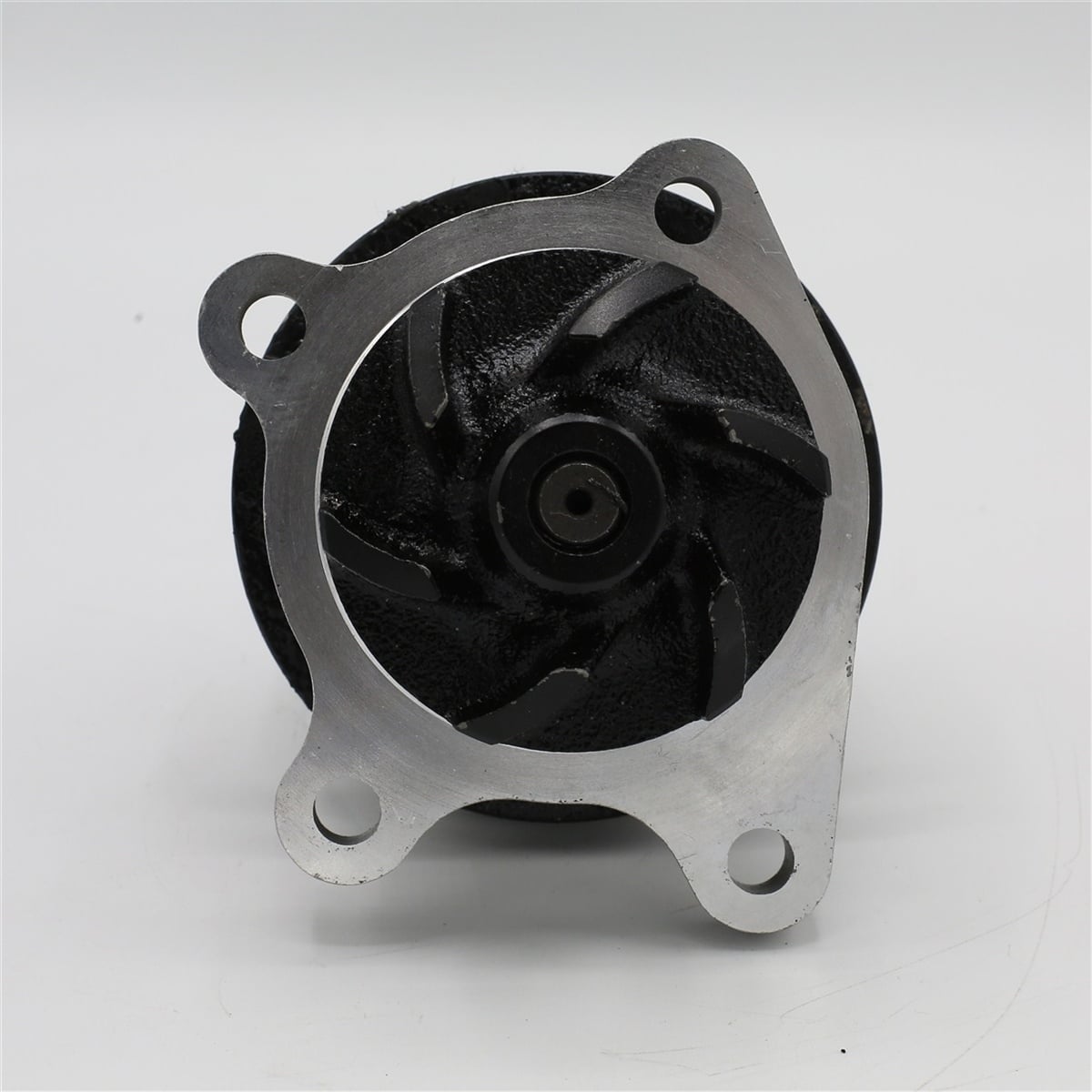 WATER PUMP: KUBOTA / D1100 / V1500 / REFERENCE NUMBER: 15321-73032