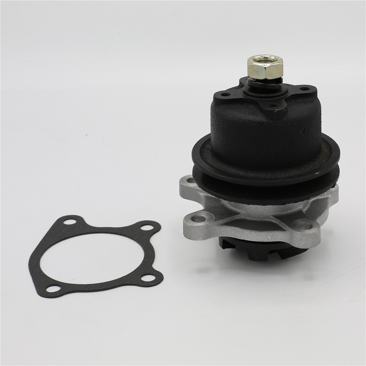 WATER PUMP: KUBOTA / D1100 / V1500 / REFERENCE NUMBER: 15321-73032