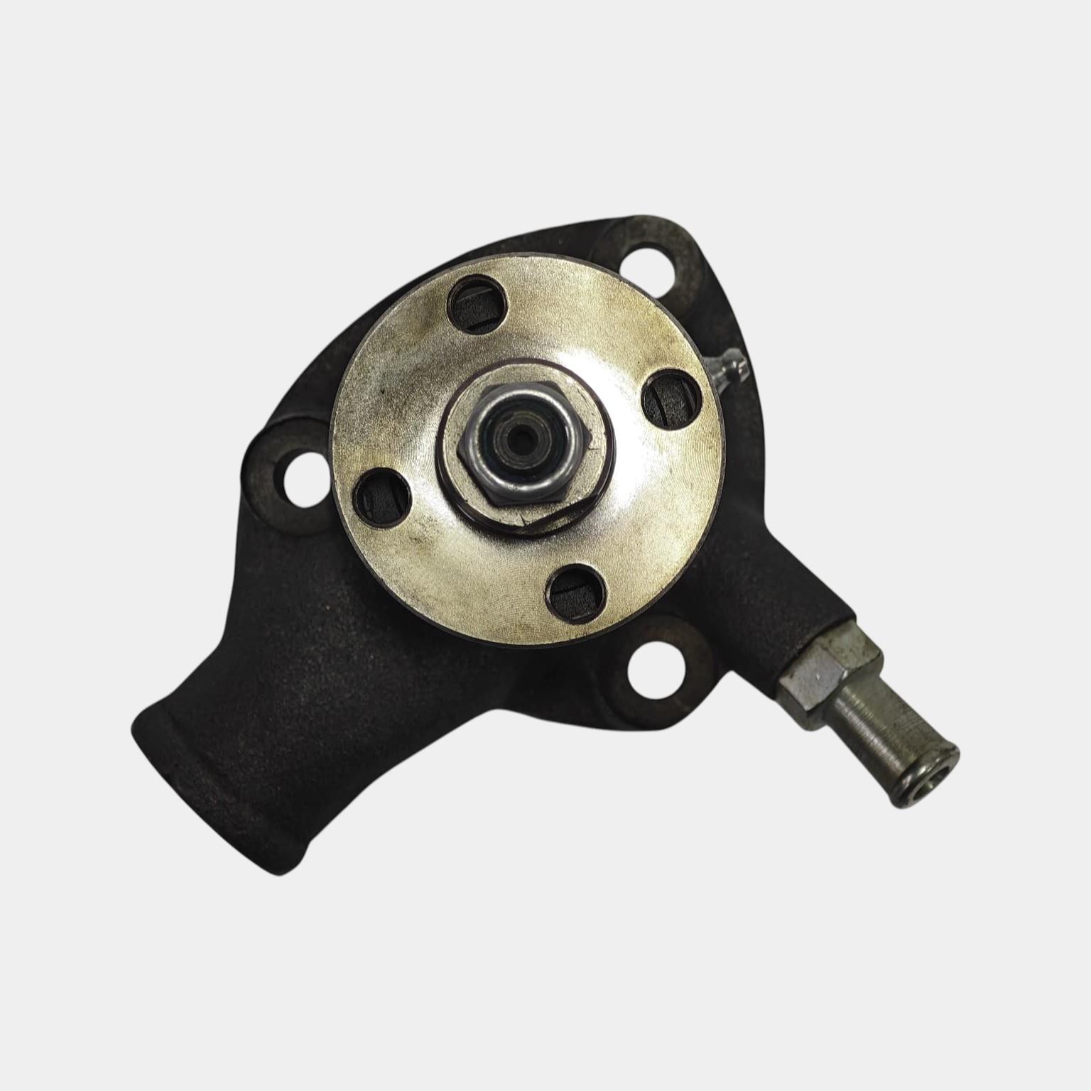 BOMBA DE AGUA: STEYR / WD 213 / WD 313 / NÚMERO DE REFERENCIA: 2130060090 / 213A06601