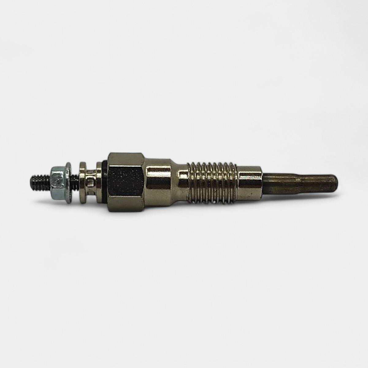 GLOW PLUG: KUBOTA / D750 / D850 / D950 / V1100 / V1200 / D1100 / D1102 / D1302 / D1402 / S2600 / V1702 / V1902 / V1502 / V1512 / REFERENCE NUMBER: 15261-65514