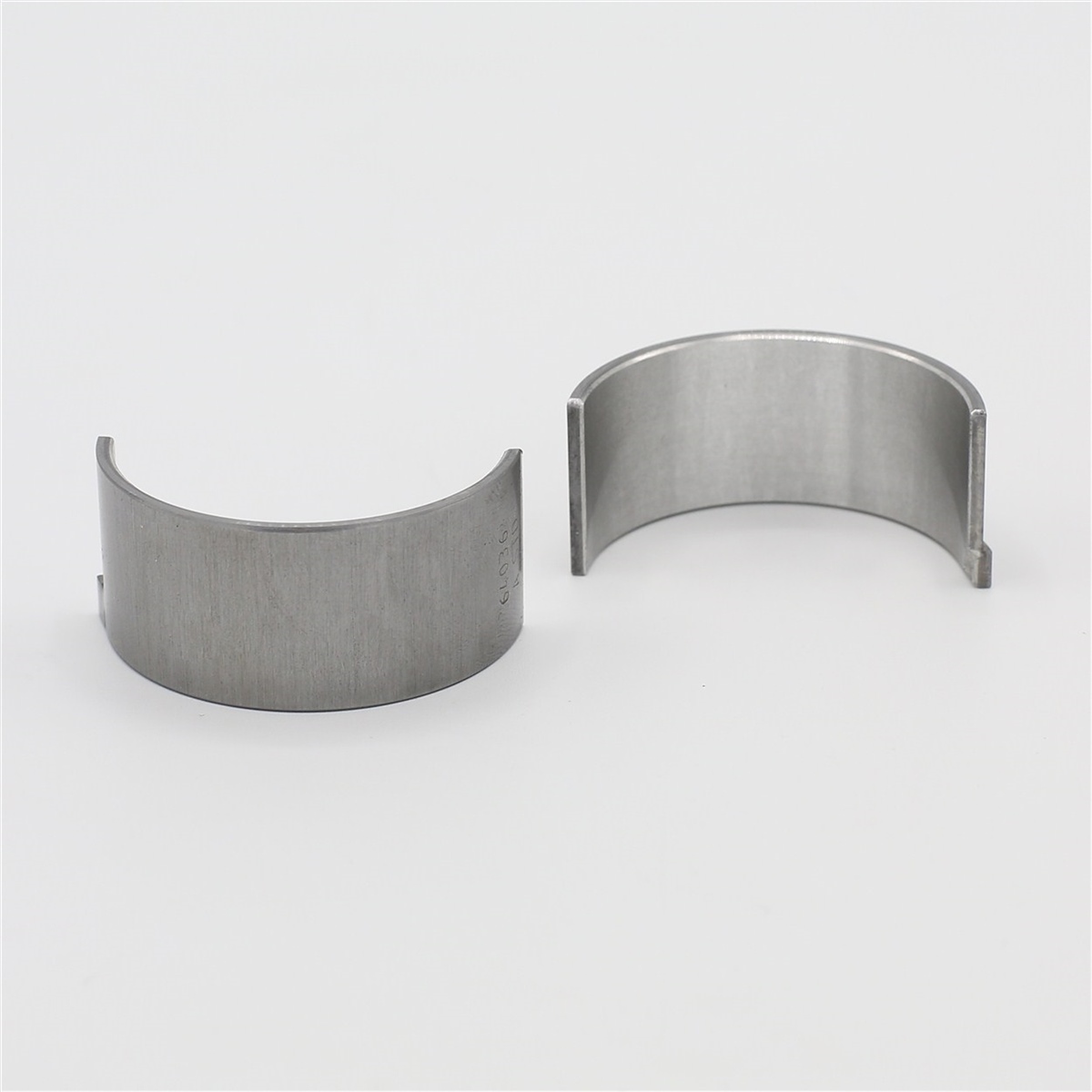 CON-ROD BEARING (0.25) : LOMBARDINI / 6LD 325 / 6LD 360 / 6LD 400 / LDA 520 / LDA 530 / 6LD 435 / 10LD 360-2 / 10LD 400-2 / 12LD 435-2 / REFERENCE NUMBER: 1640 083