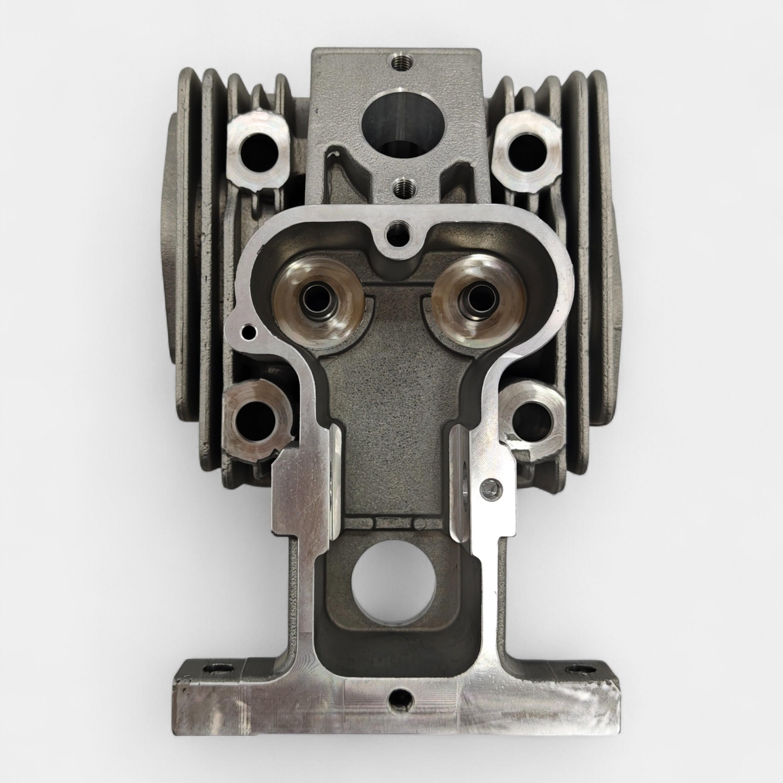 CYLINDER HEAD: LOMBARDINI / LDA 96 / LDA 100 / 4LD 640 / 4LD 820 / REFERENCE NUMBER: 9201 002