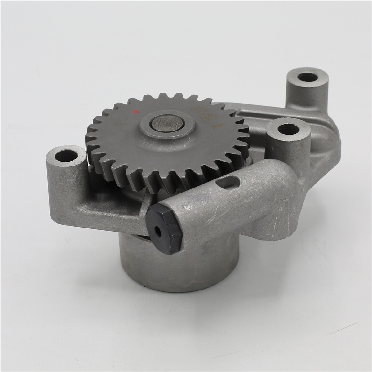 OIL PUMP: YANMAR / 4TNE98 / 4D106 / REFERENCE NUMBER: 129906-32002