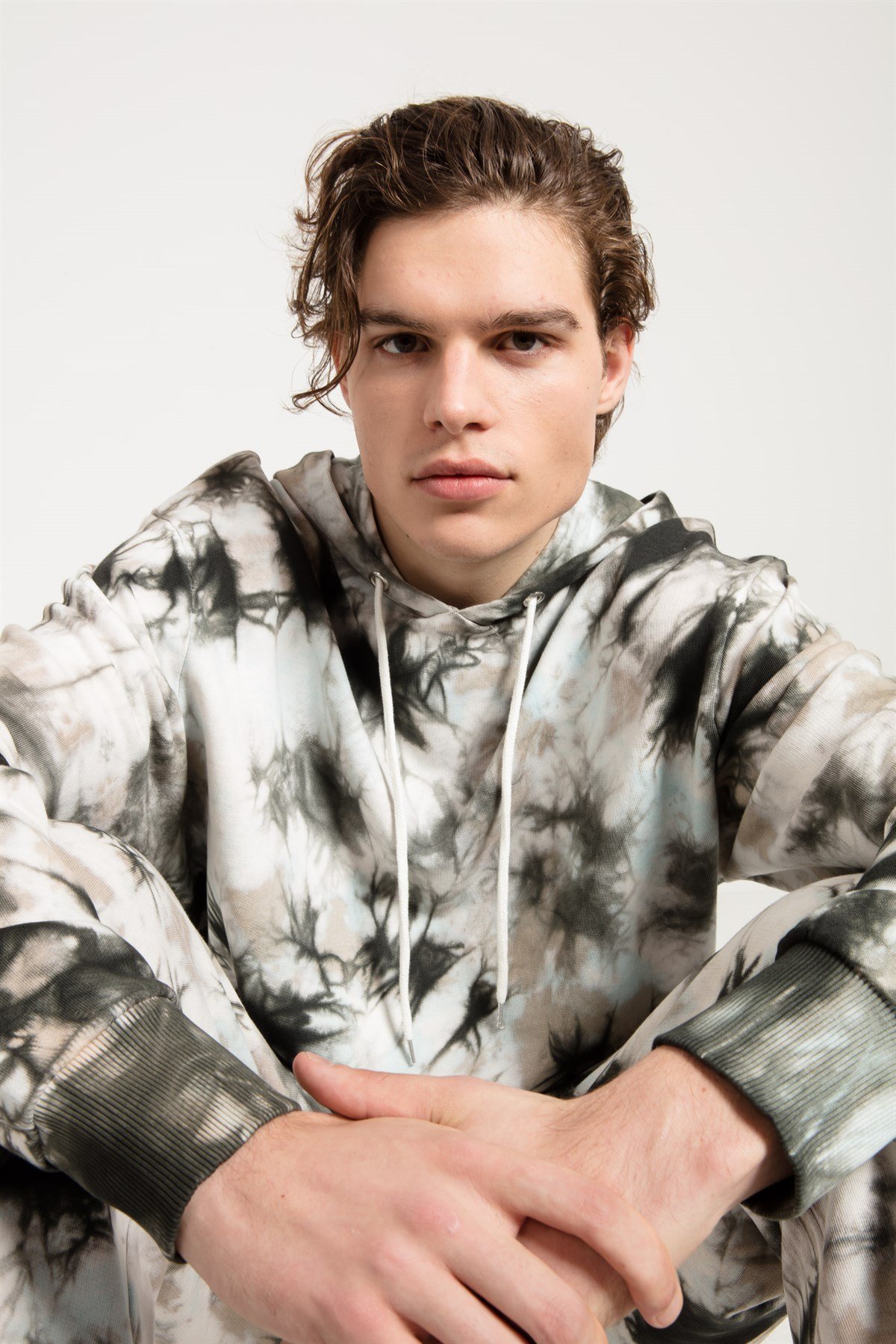 Batik Yıkamalı Gri Oversize Erkek Kapüşonlu Sweatshirt