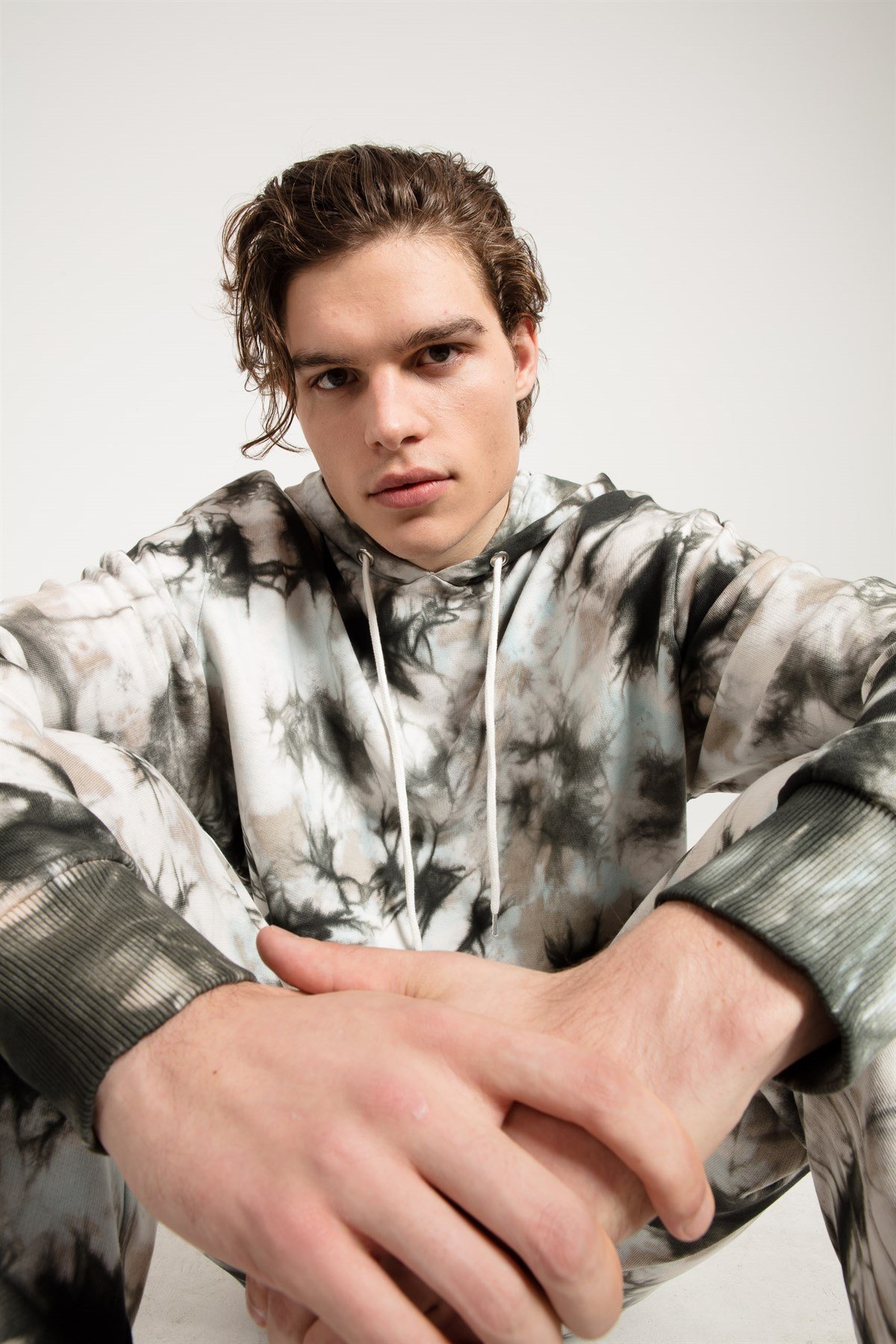 Batik Yıkamalı Gri Oversize Erkek Kapüşonlu Sweatshirt