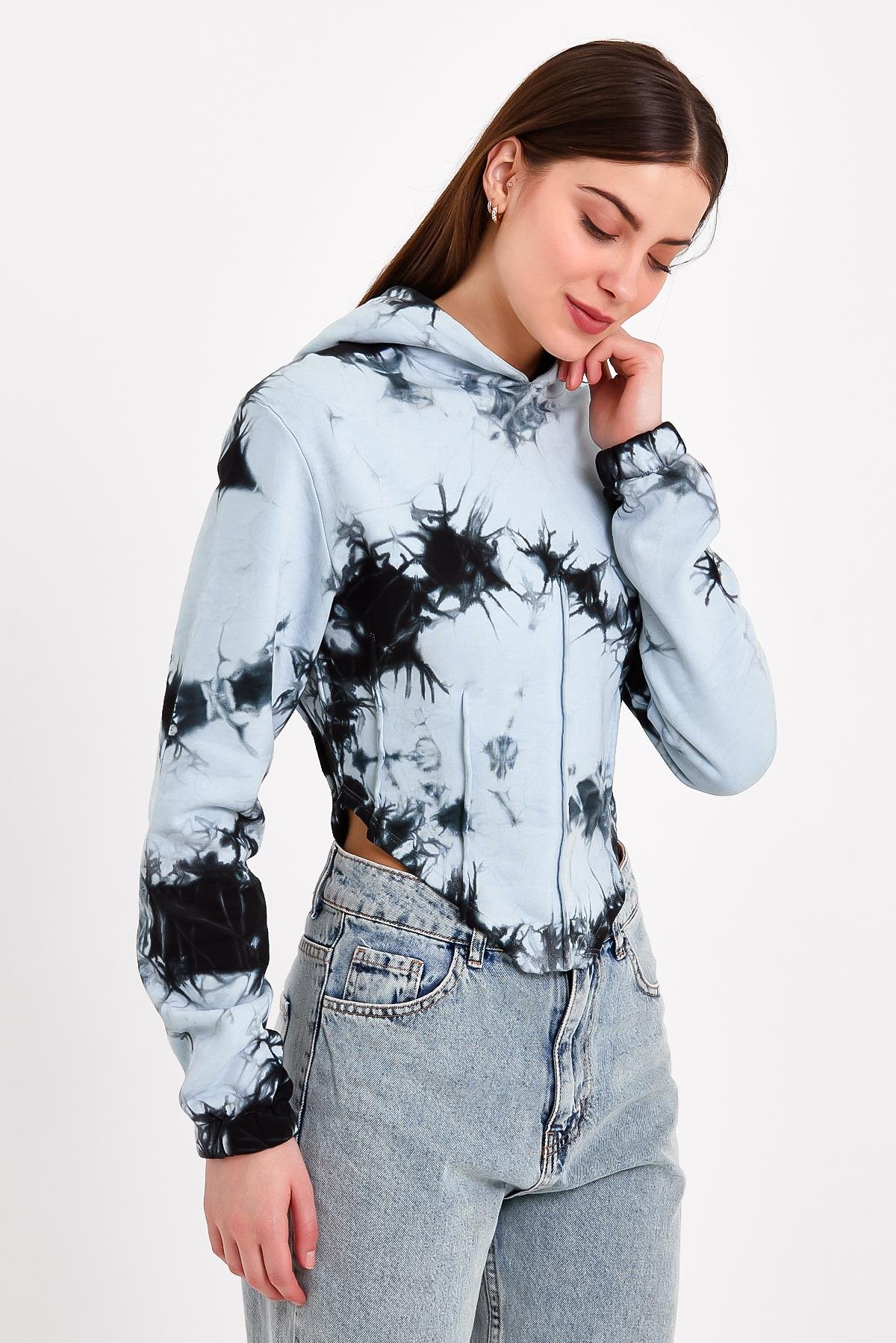 Korse Detaylı Batik Yıkamalı Mavi Crop Fit Kapüşonlu Sweatshirt