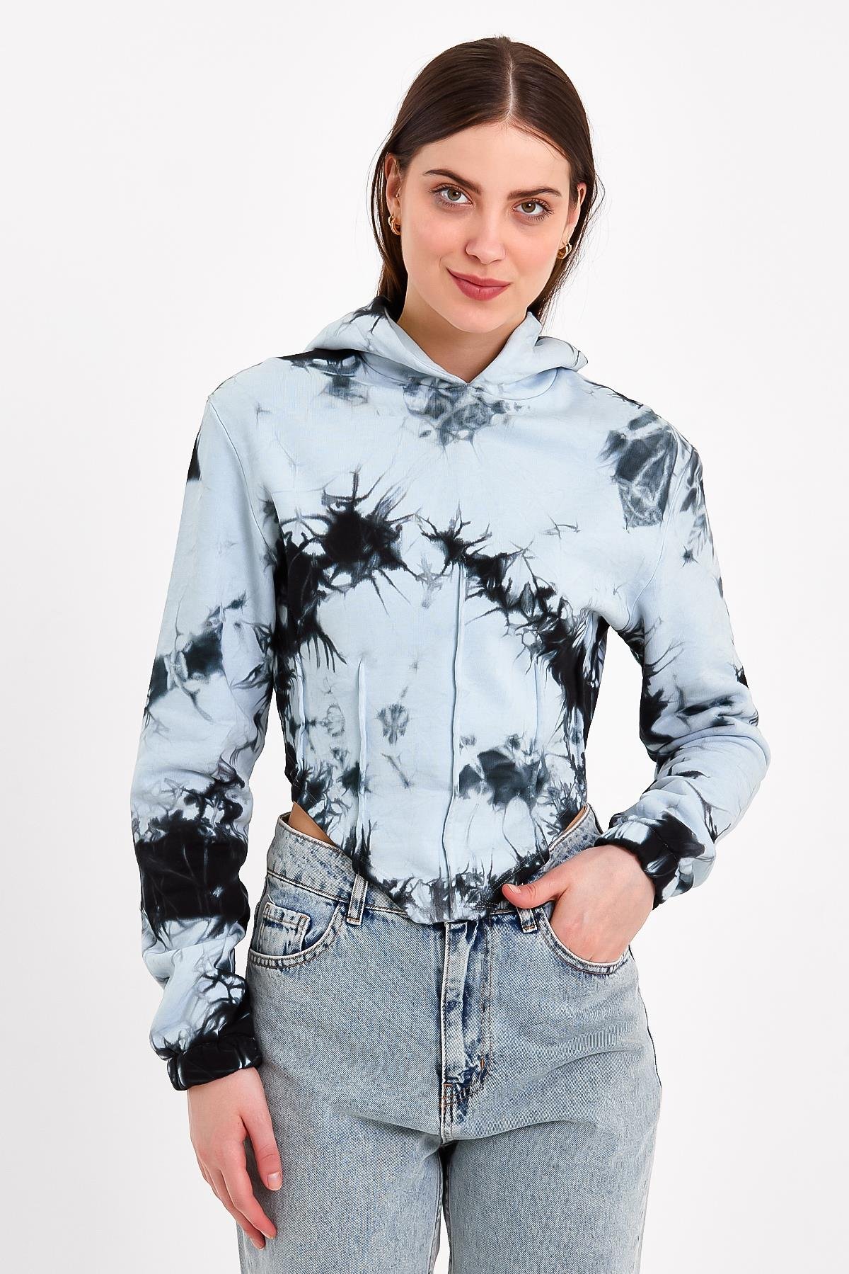 Korse Detaylı Batik Yıkamalı Mavi Crop Fit Kapüşonlu Sweatshirt