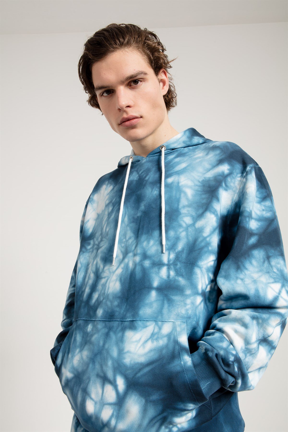 Tie Dyed Oversized Sweatshirt with Hood in Blue