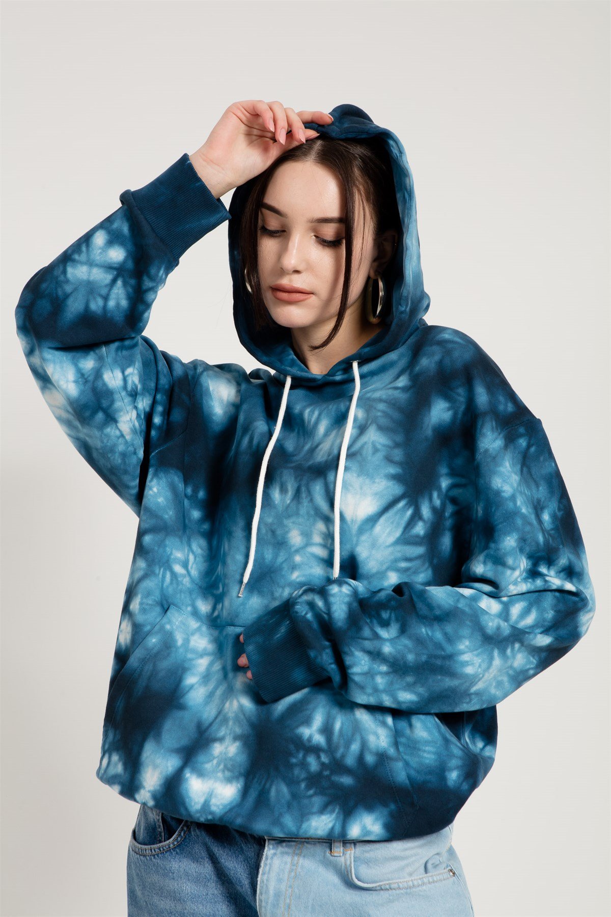 Tie Dyed Oversized Sweatshirt with Hood in Blue 