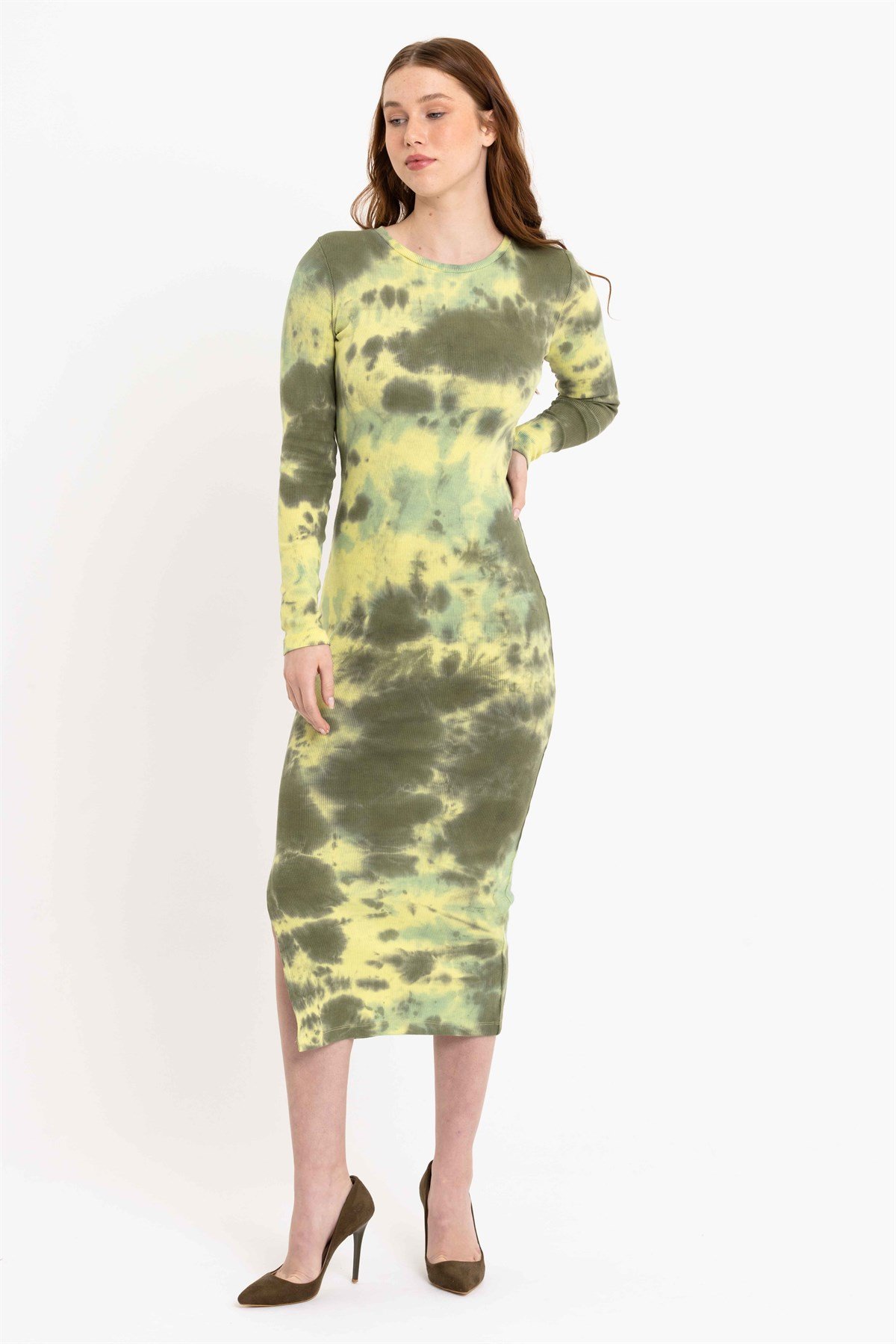 Batik Yıkamalı Yırtmaçlı Sarı Örme Elbise