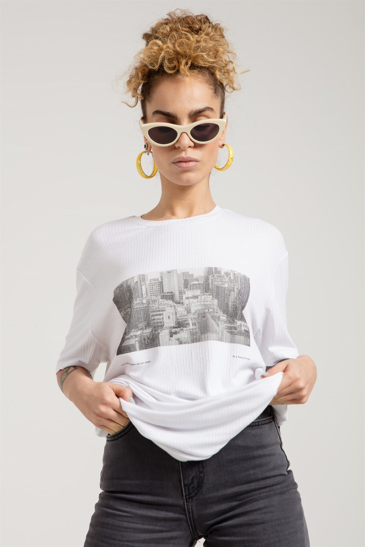 Oversized Basic T-shirt in White with Print