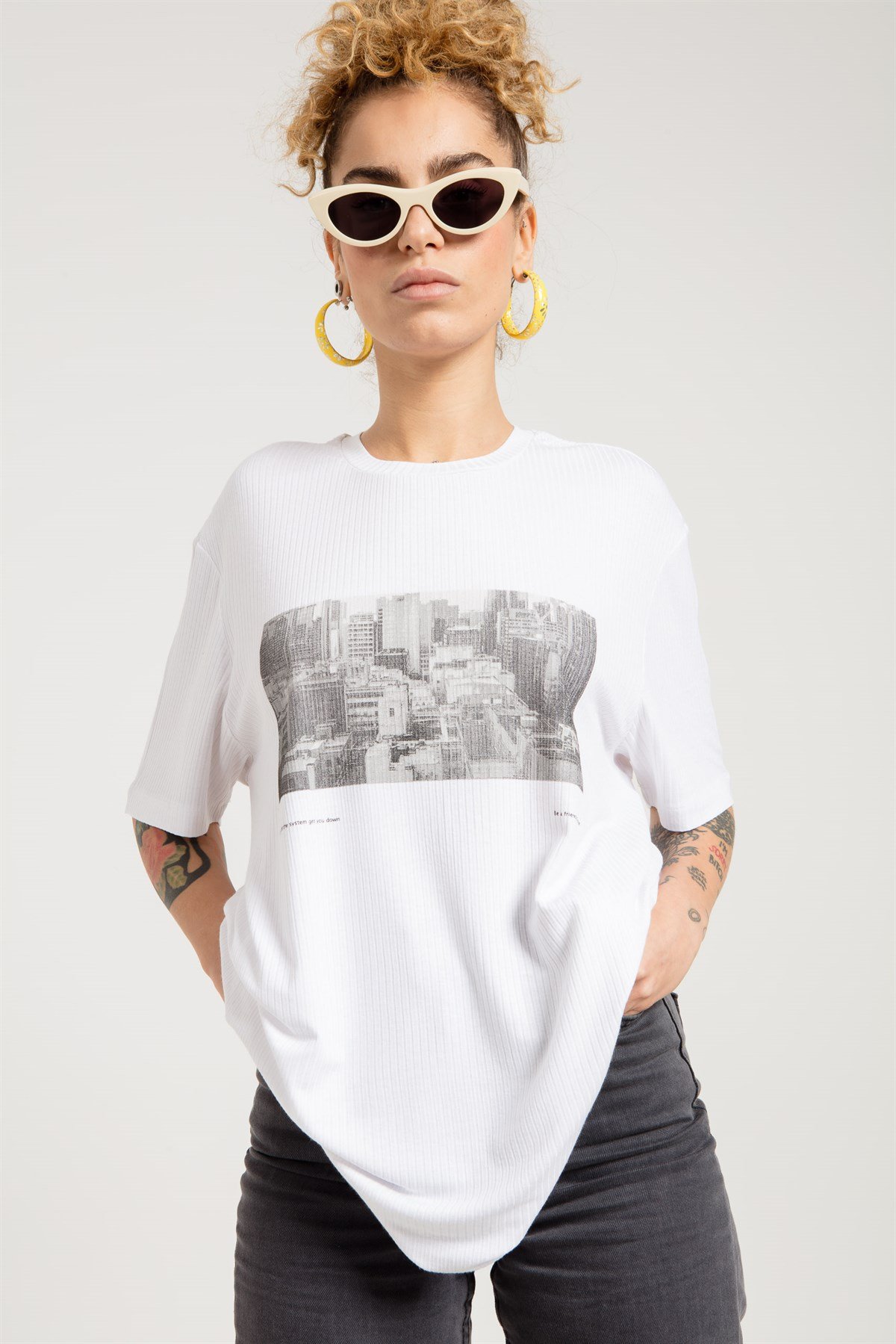 Oversized Basic T-shirt in White with Print