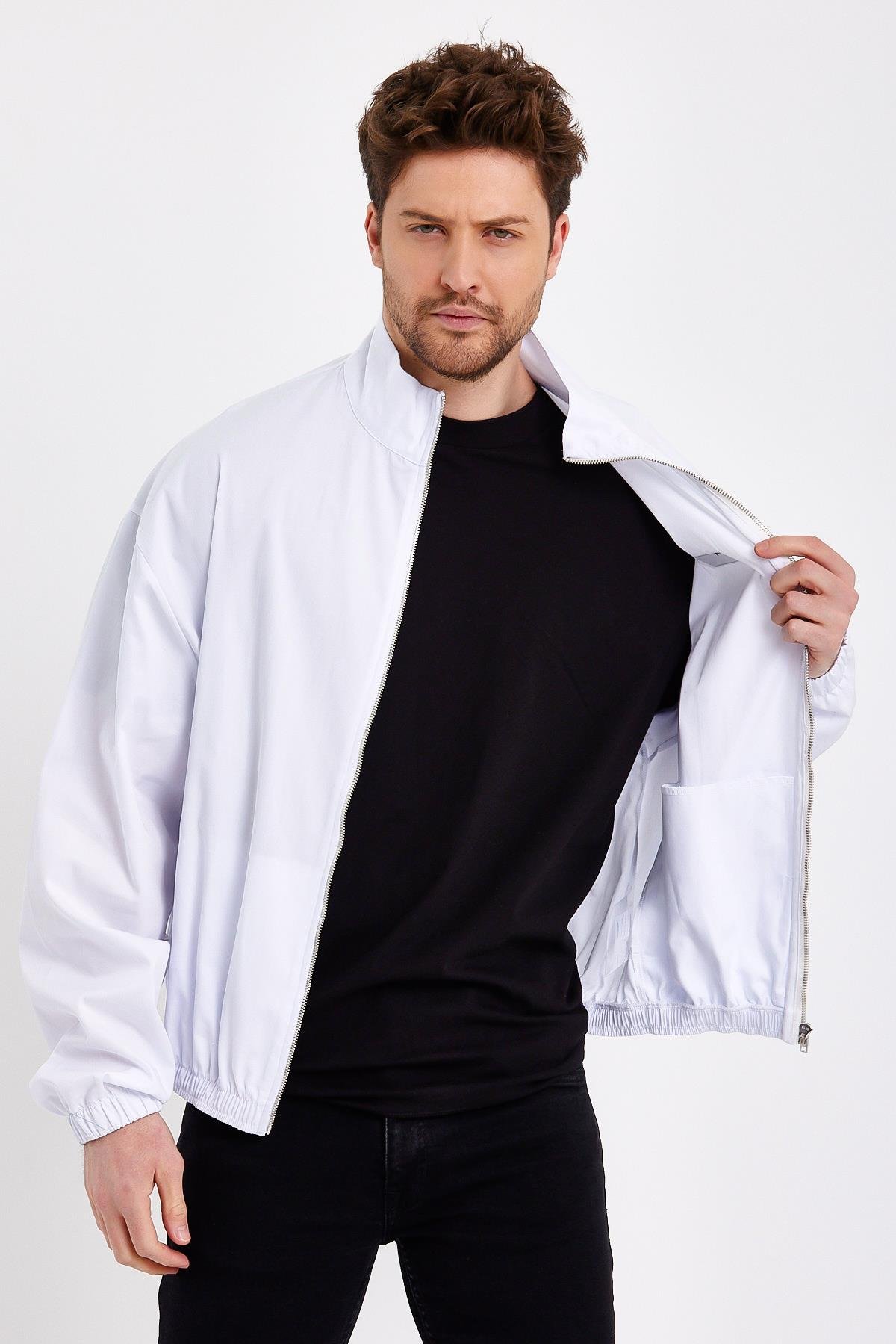 Beyaz Dik Yaka Erkek Yağmurluk