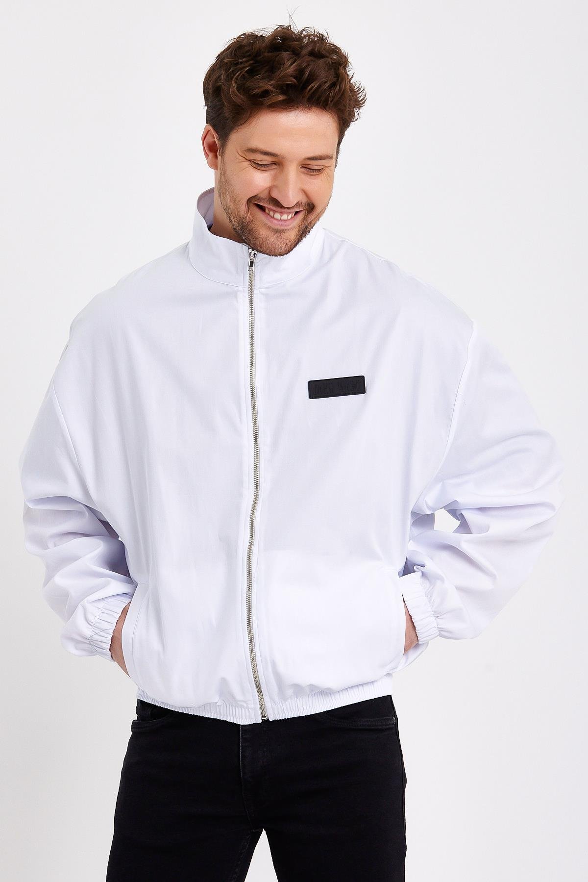 Beyaz Dik Yaka Erkek Yağmurluk