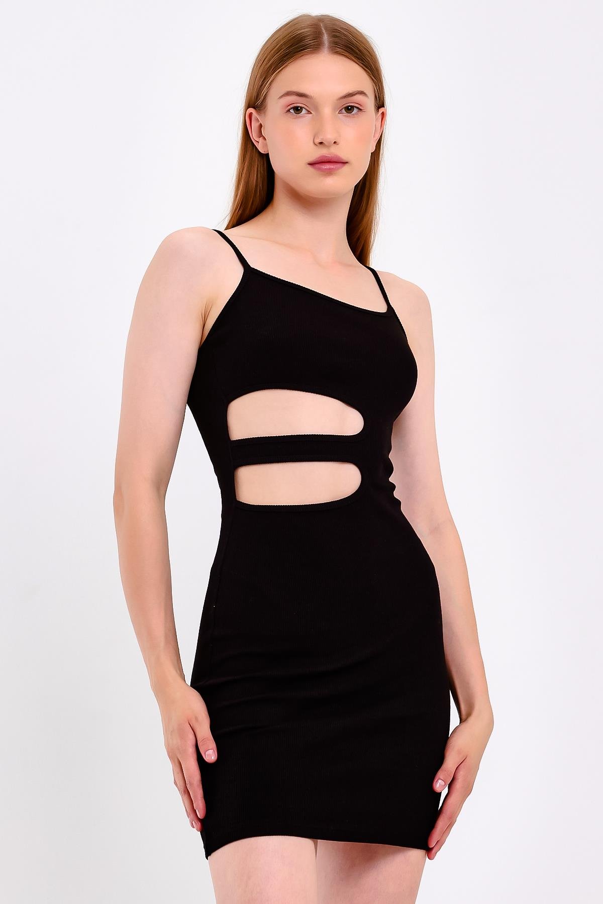 Cut Out Ayarlanabilir Askılı Siyah Örme Elbise