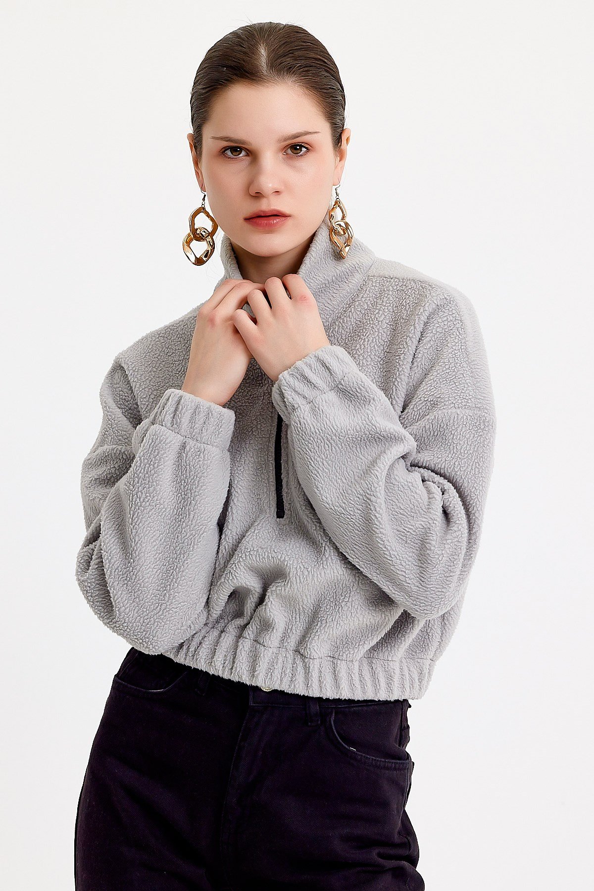 Dik Yaka Crop Fit Açık Gri Kadın Peluş Sweatshirt