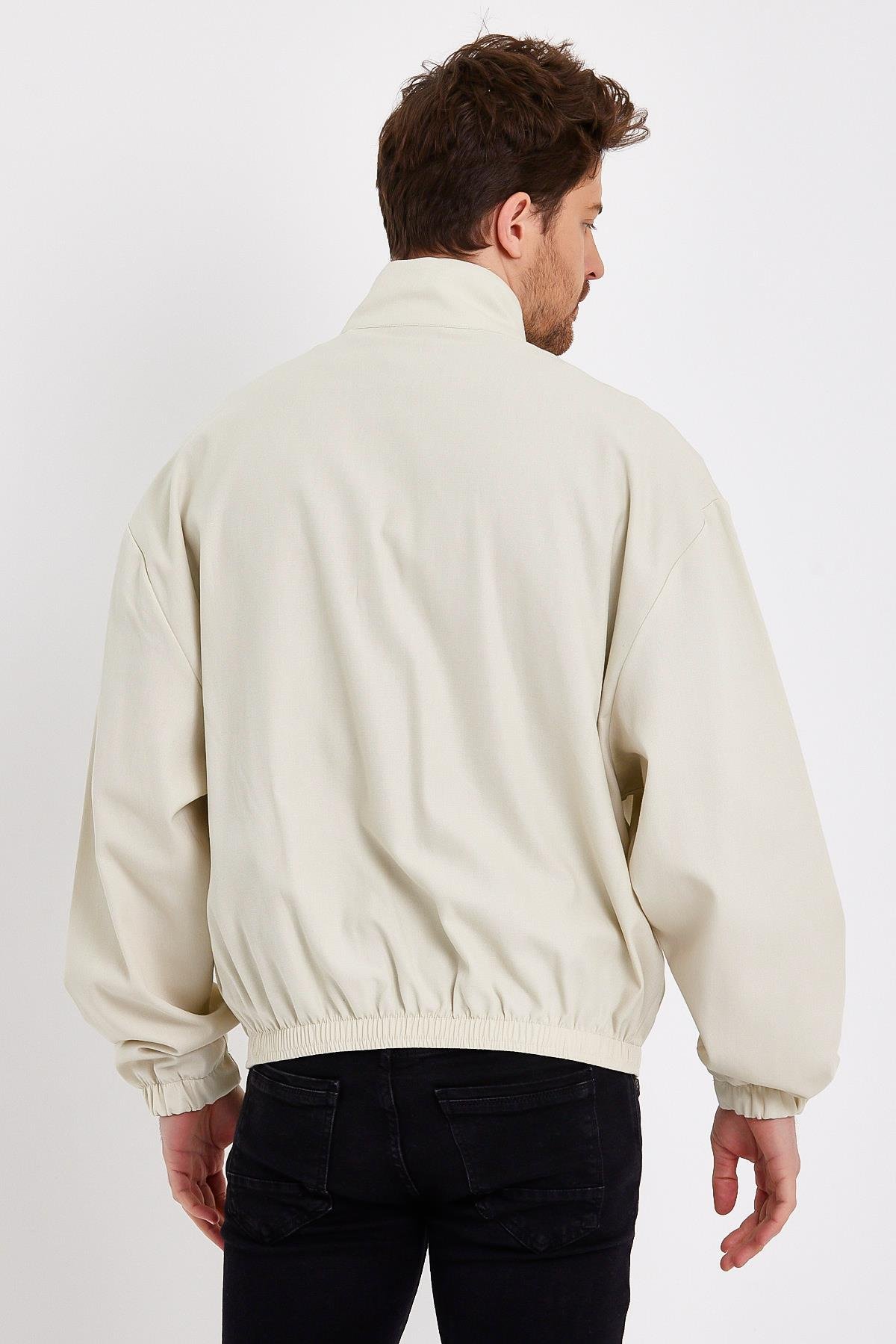 Dik Yaka Fermuarlı Erkek Krem Yağmurluk