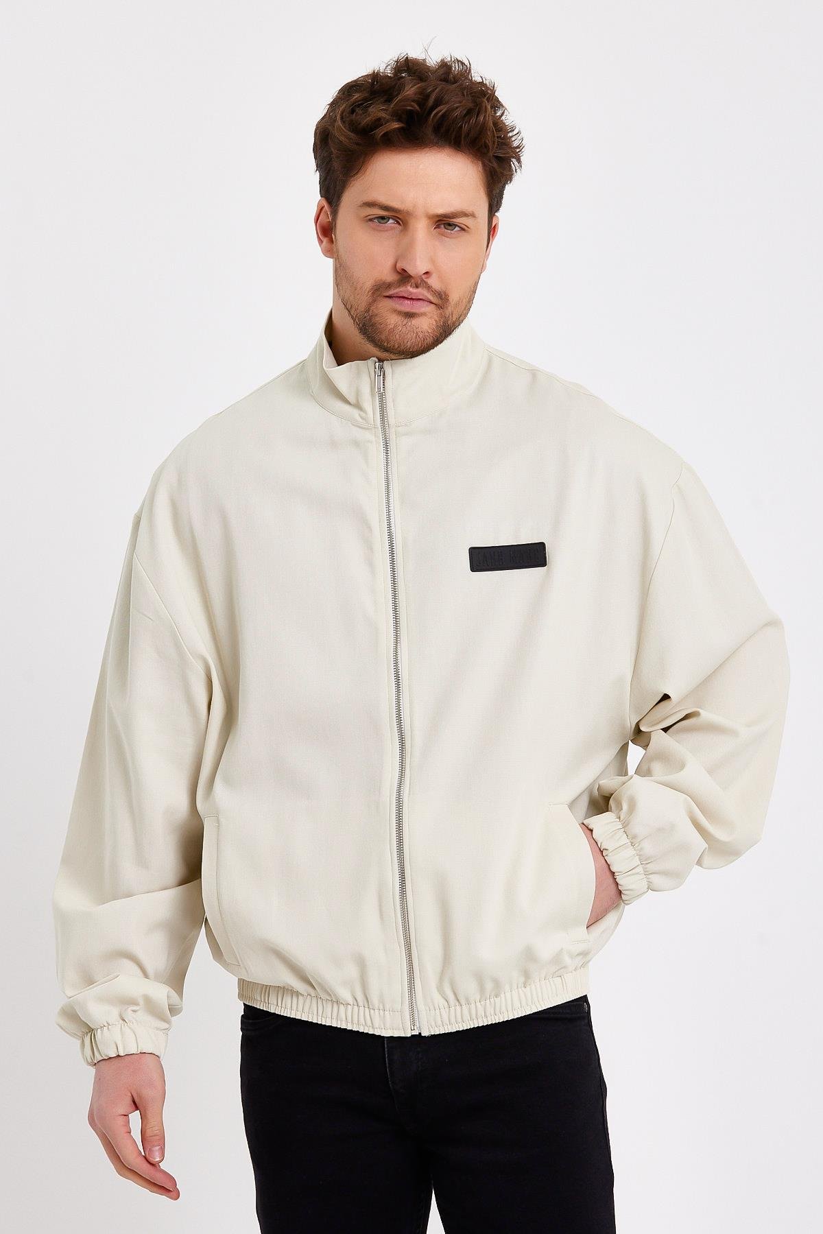 Dik Yaka Fermuarlı Erkek Krem Yağmurluk